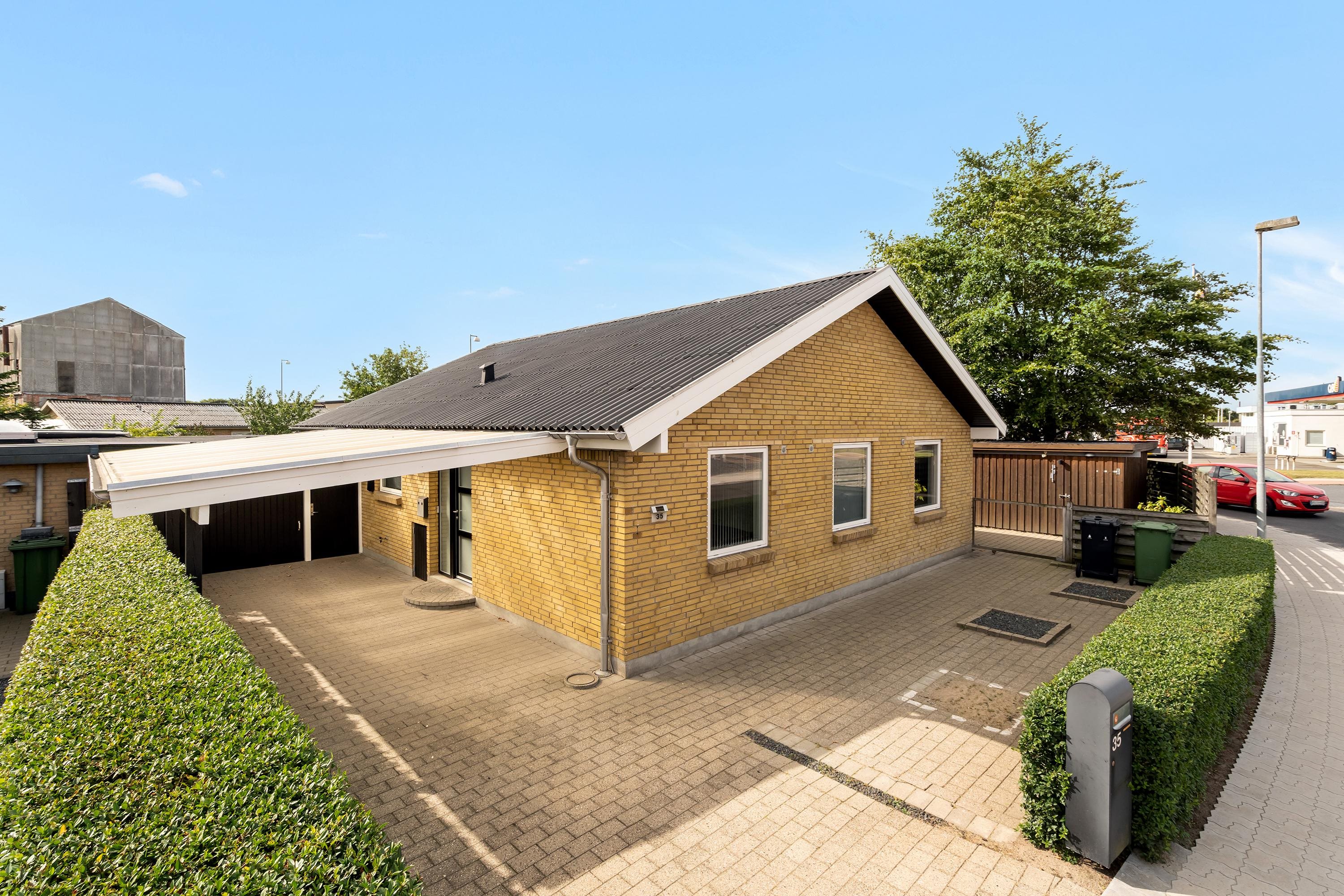 Fremhævet ejendommen billede i fuldskærmstilstand. Billede af Lavhedevej 35, 7500 Holstebro