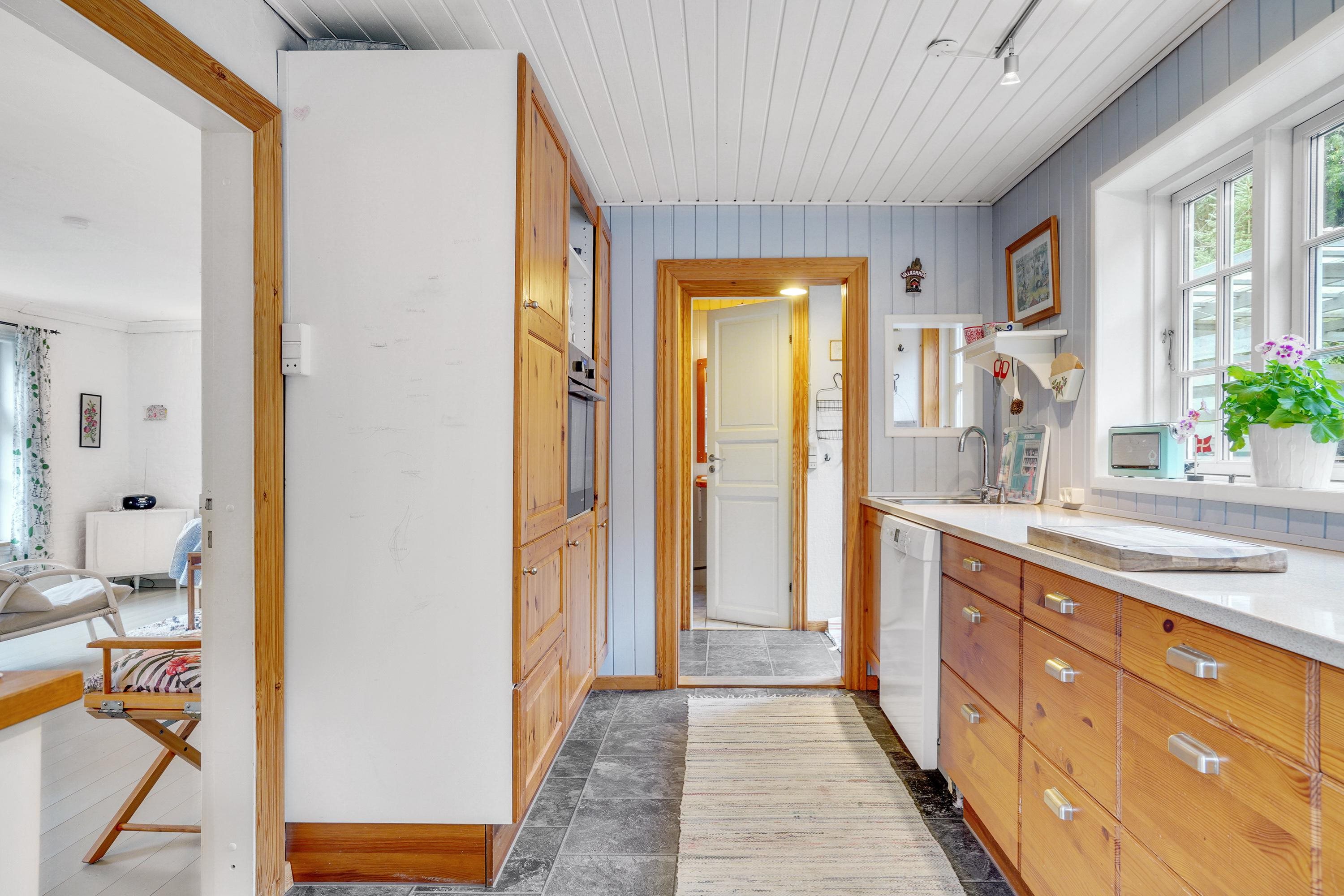 Fremhævet køkken billede i fuldskærmstilstand. Billede af Kirkevej 265, Tolne, 9870 Sindal