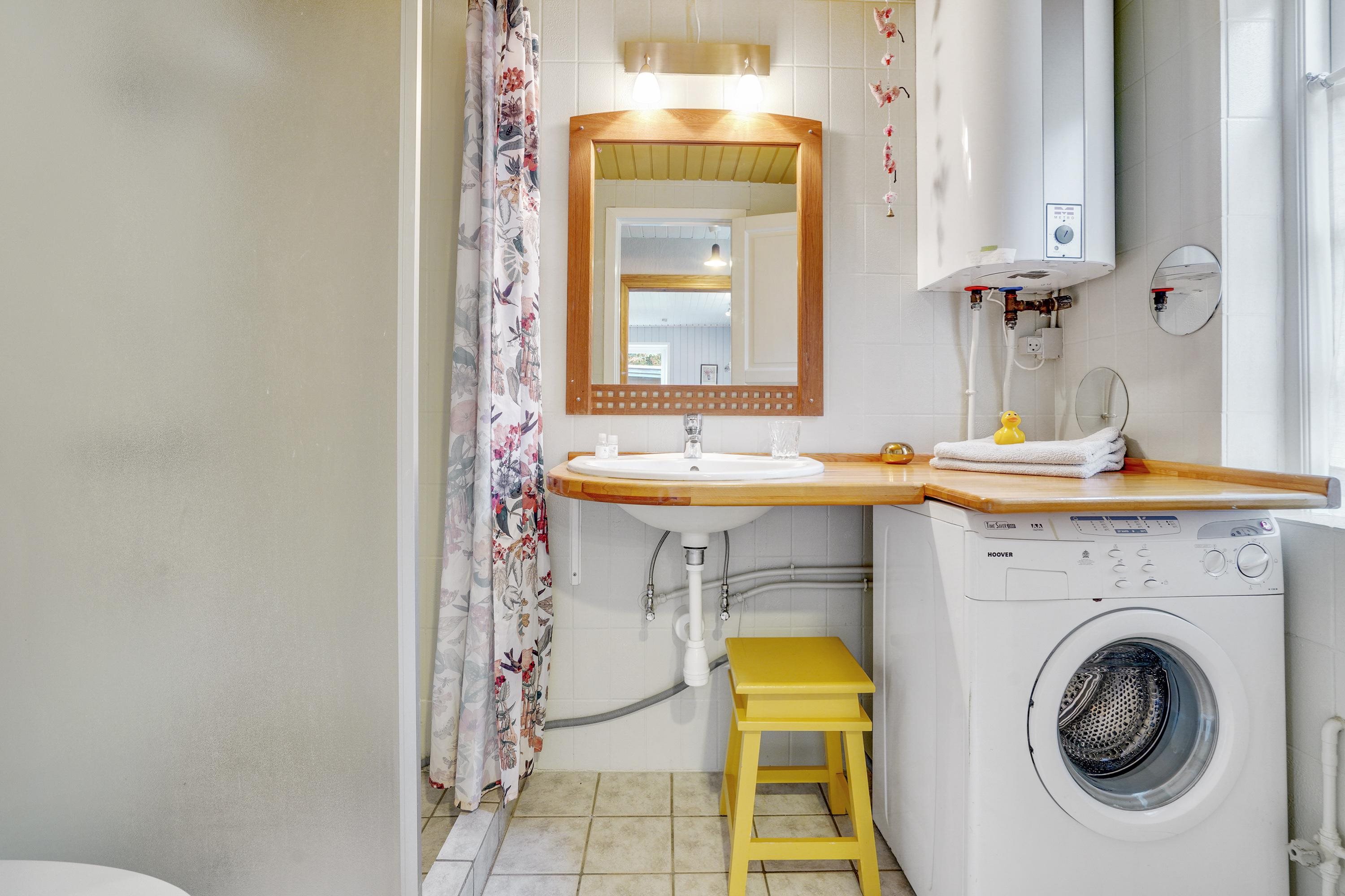 Fremhævet badeværelse billede i fuldskærmstilstand. Billede af Kirkevej 265, Tolne, 9870 Sindal