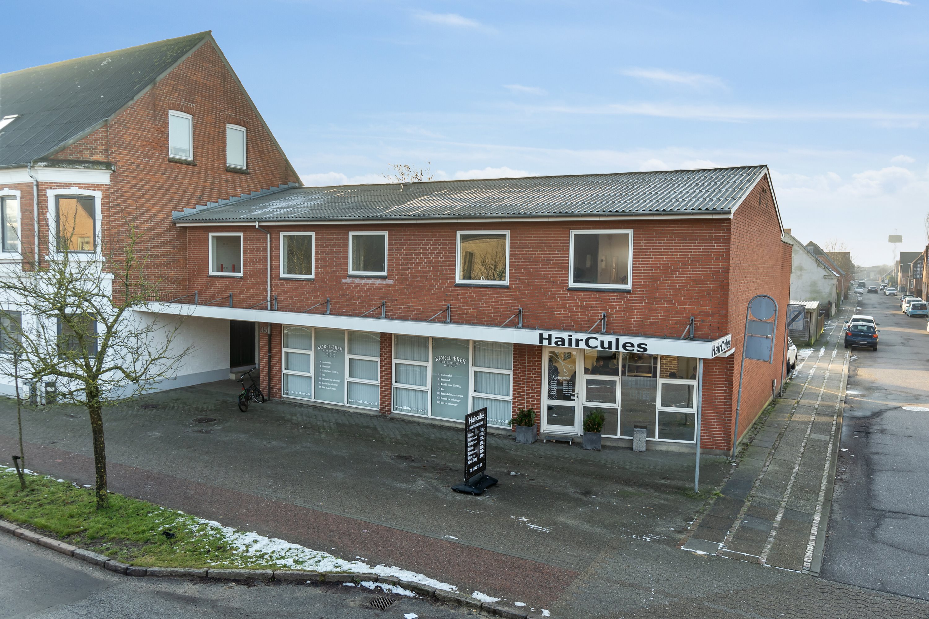 Fremhævet set fra vejen billede i fuldskærmstilstand. Billede af Struervej 35, 1., 7500 Holstebro