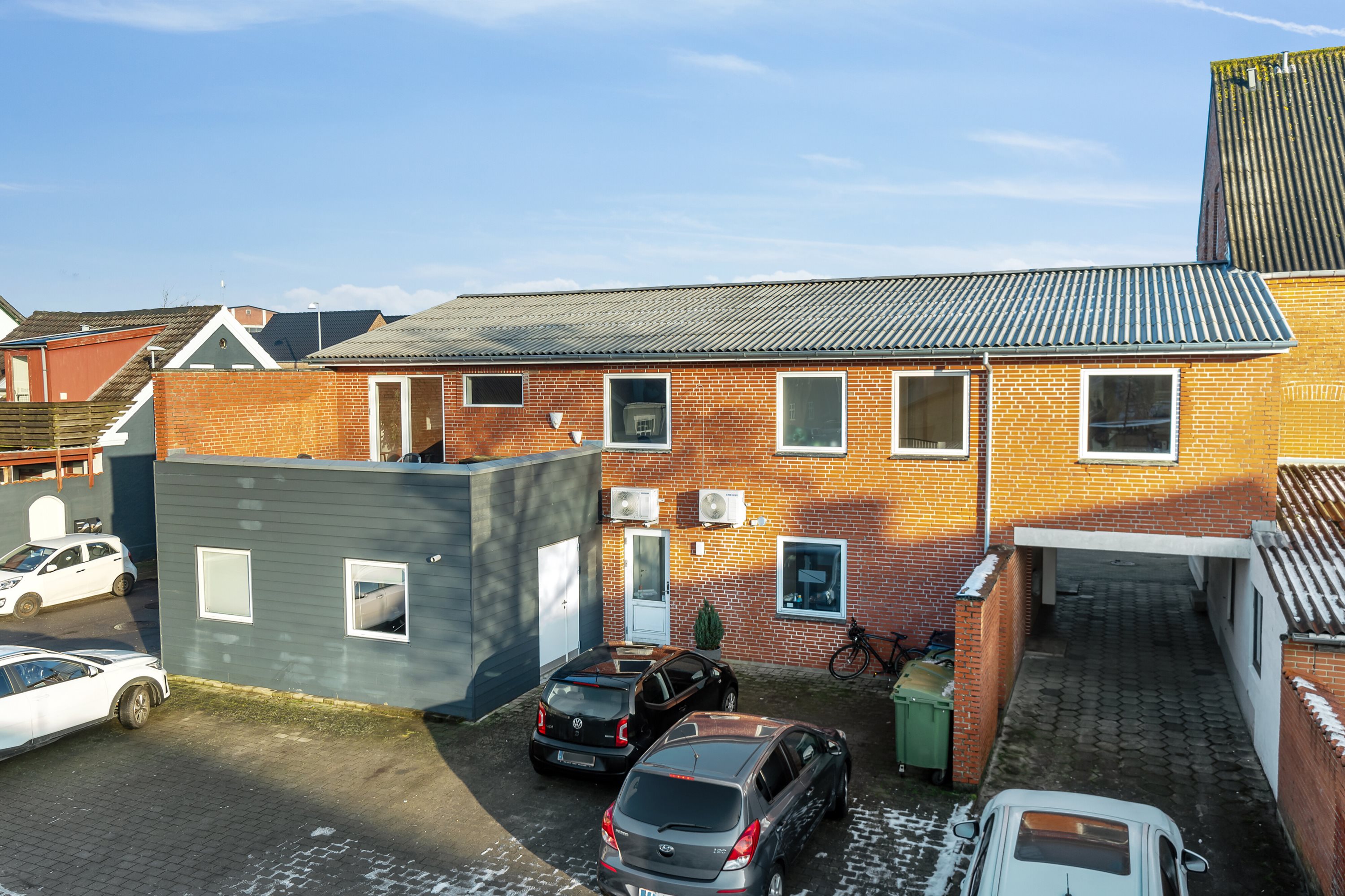 Fremhævet set fra vejen billede i fuldskærmstilstand. Billede af Struervej 35, 1., 7500 Holstebro