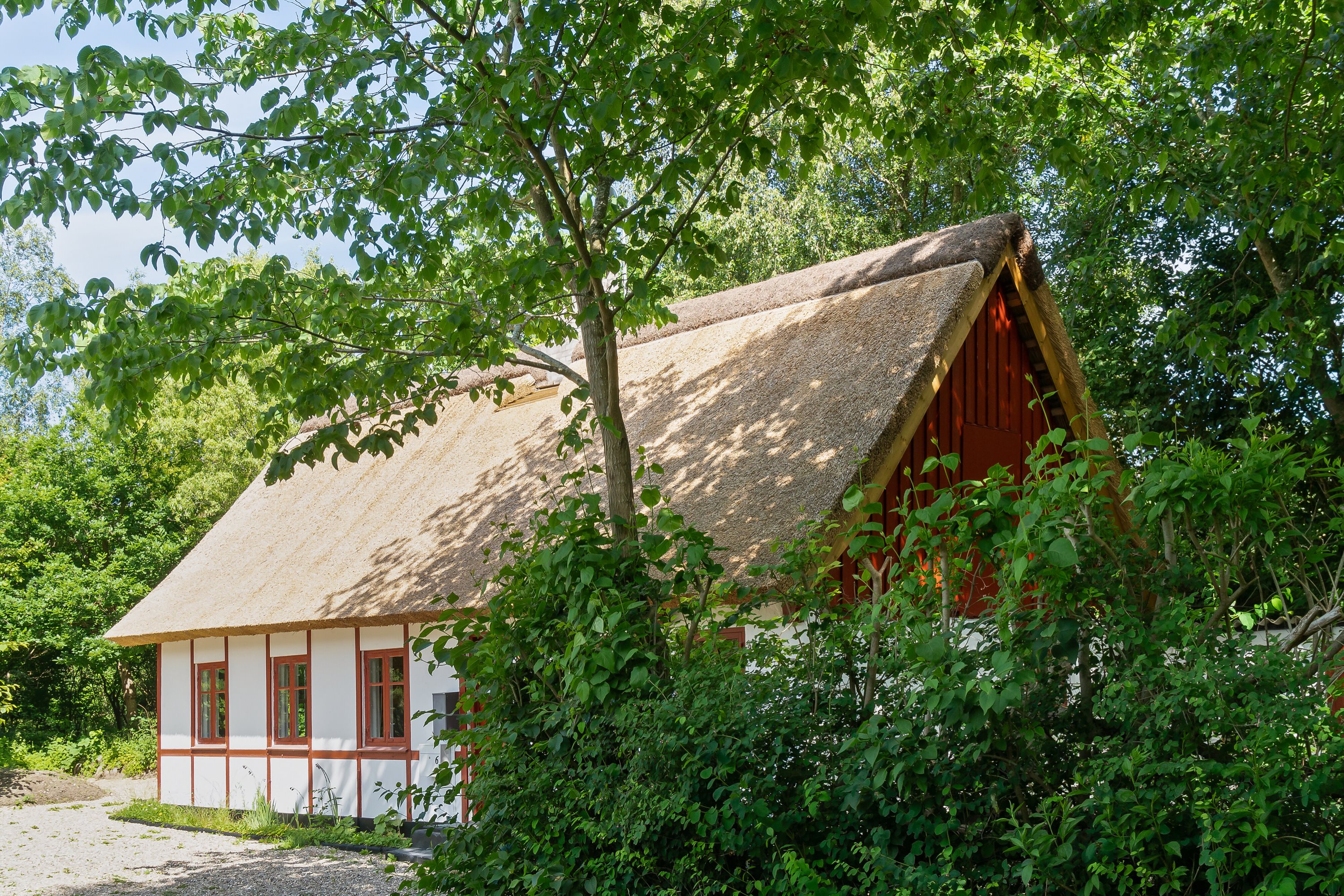 Fremhævet set fra haven billede i fuldskærmstilstand. Billede af Skovløbervej 6, Klint, 4500 Nykøbing Sj