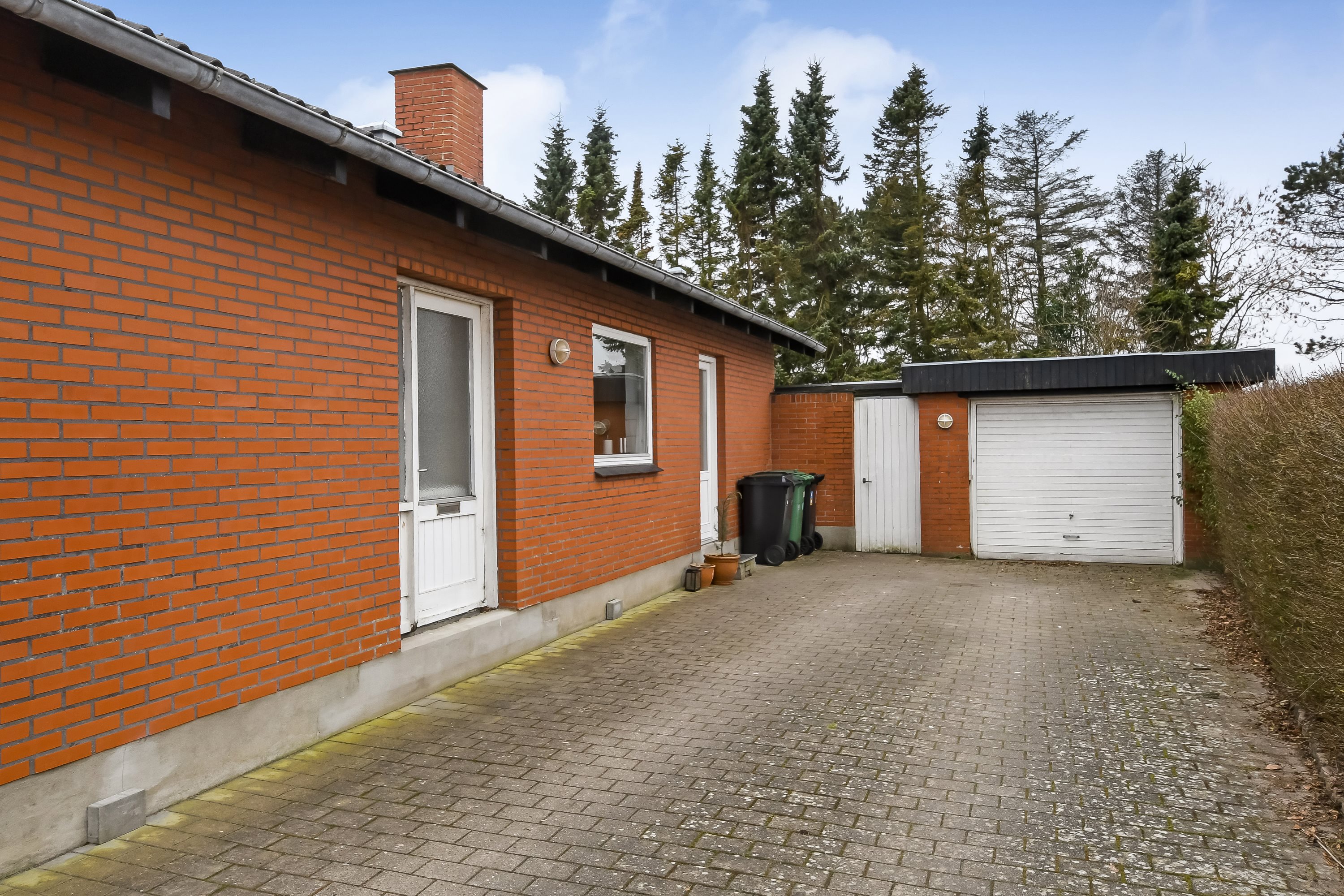 Fremhævet indkørsel billede i fuldskærmstilstand. Billede af Rørsangervej 4, Bremdal, 7600 Struer