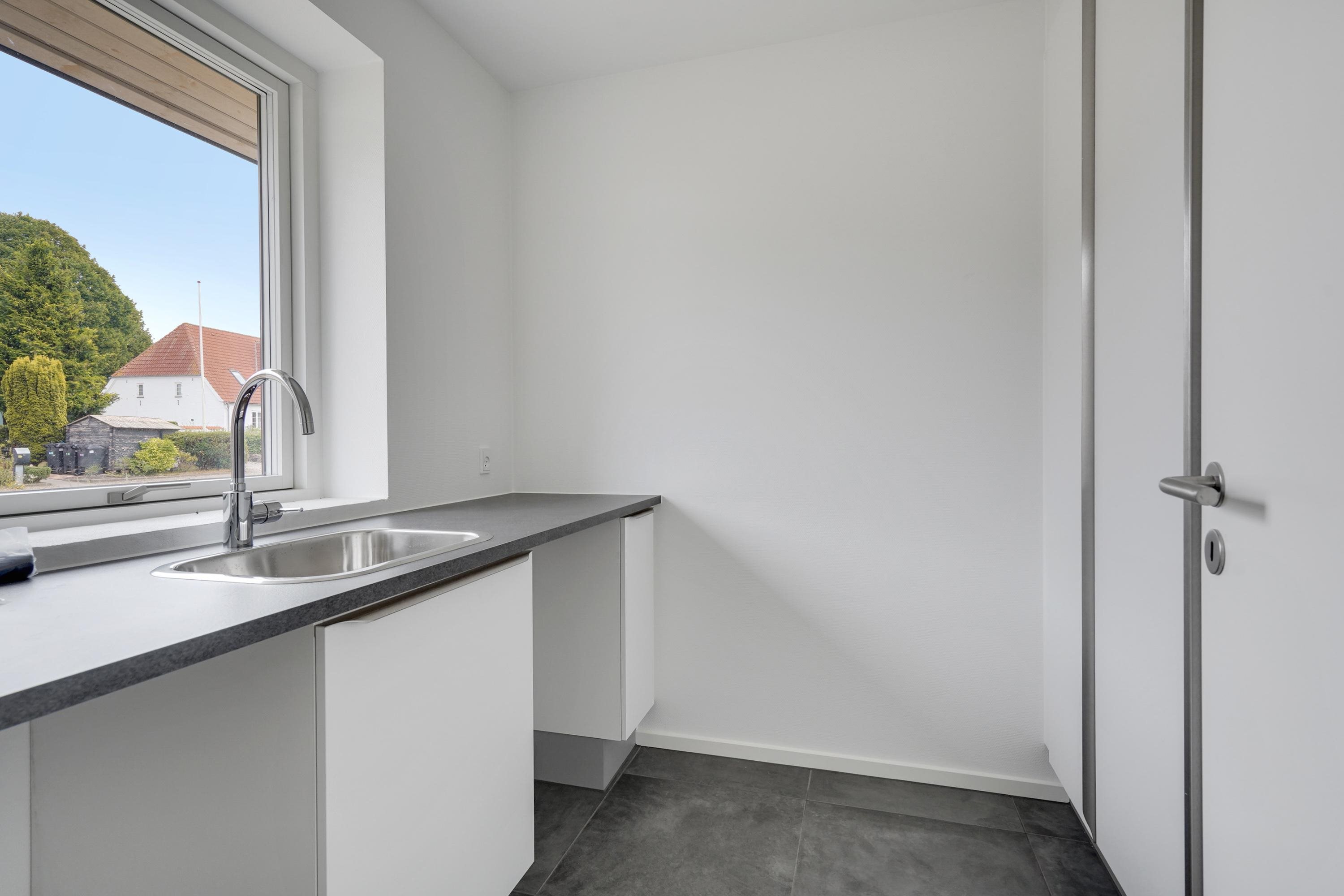 Miniaturebillede 2: bryggers. Billede af Mommarkvej 346, Tandslet, 6470 Sydals