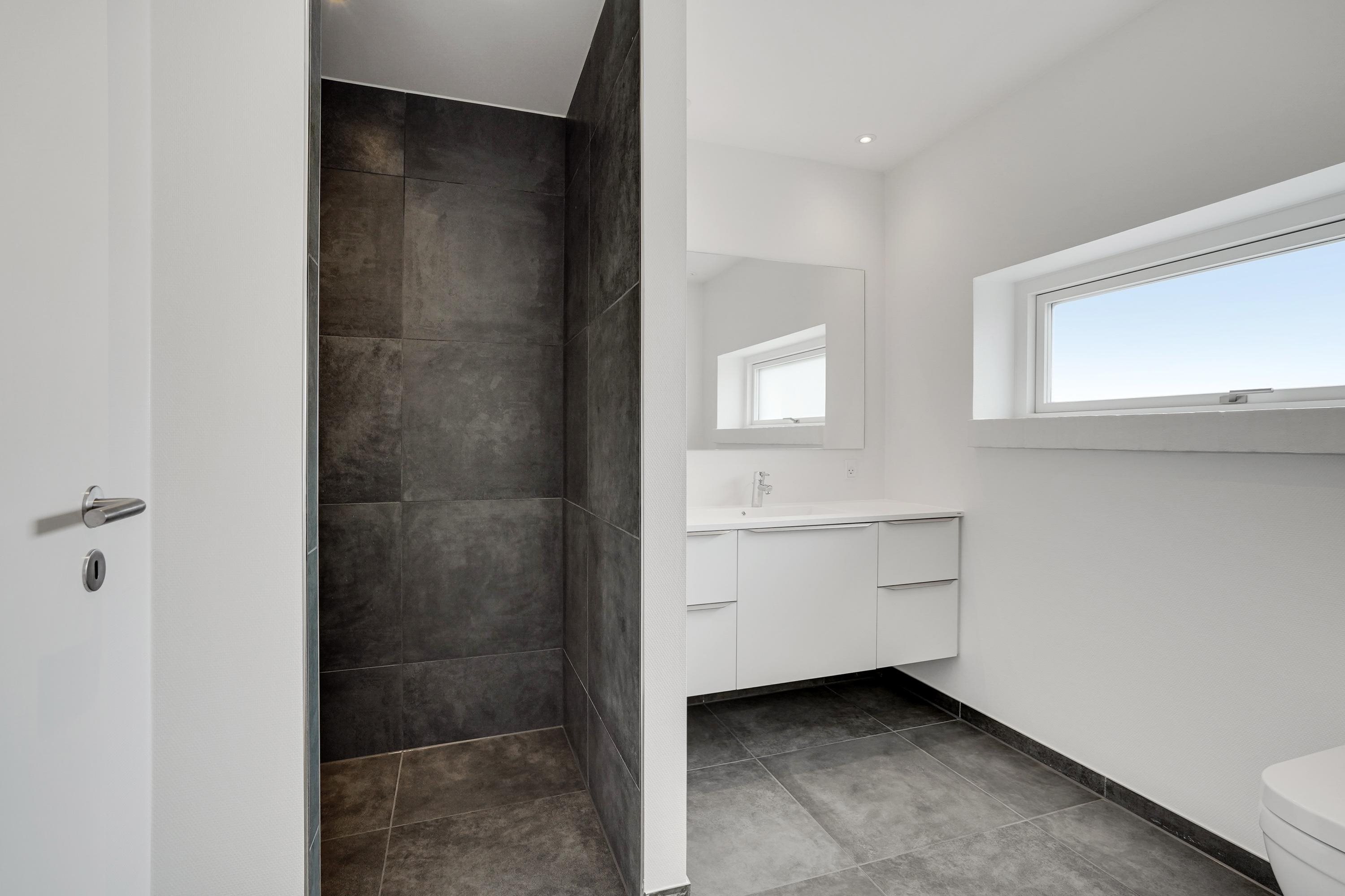 Fremhævet badeværelse billede i fuldskærmstilstand. Billede af Mommarkvej 346, Tandslet, 6470 Sydals