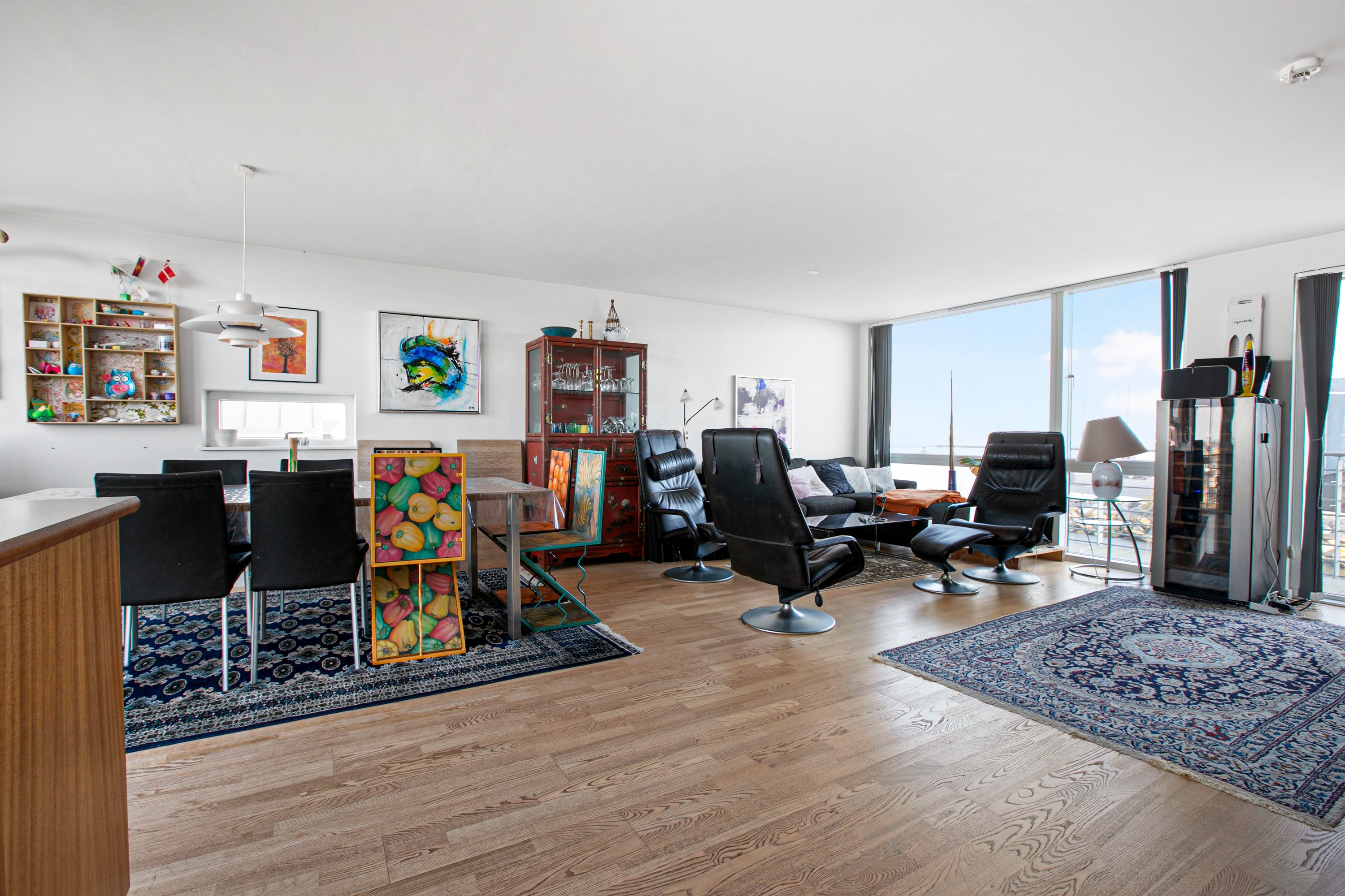 Fremhævet stue billede i fuldskærmstilstand. Billede af Skakkes Holm 76A, 8500 Grenaa