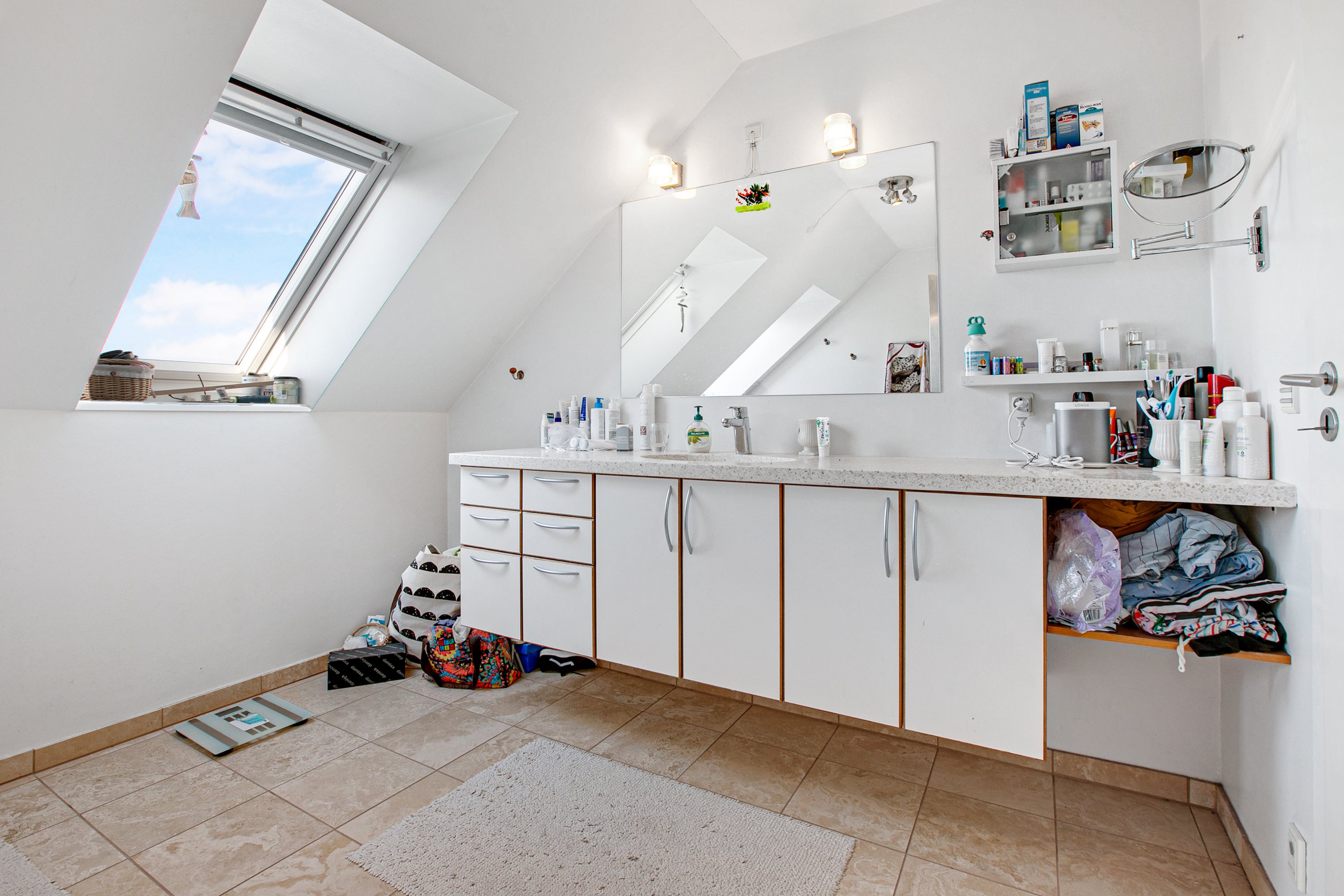 Fremhævet badeværelse billede i fuldskærmstilstand. Billede af Skakkes Holm 76A, 8500 Grenaa