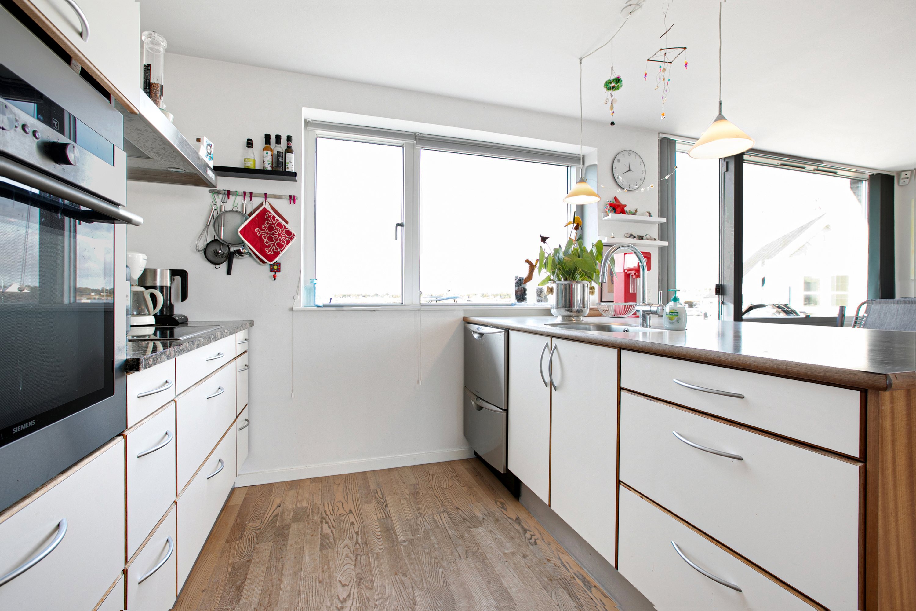 Fremhævet køkken billede i fuldskærmstilstand. Billede af Skakkes Holm 76A, 8500 Grenaa