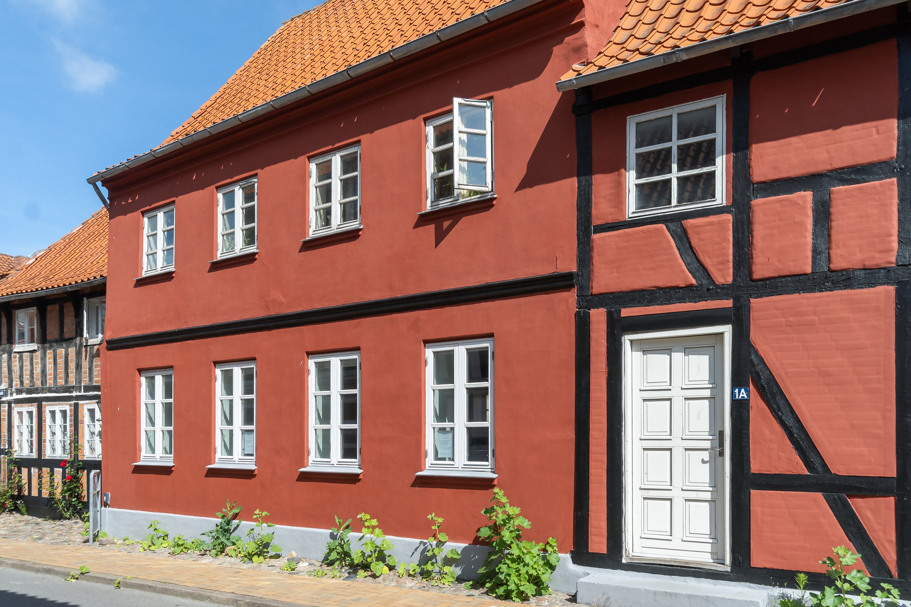 Fremhævet set fra vejen billede i fuldskærmstilstand. Billede af Ladegårdsgade 1A, 1., 5610 Assens