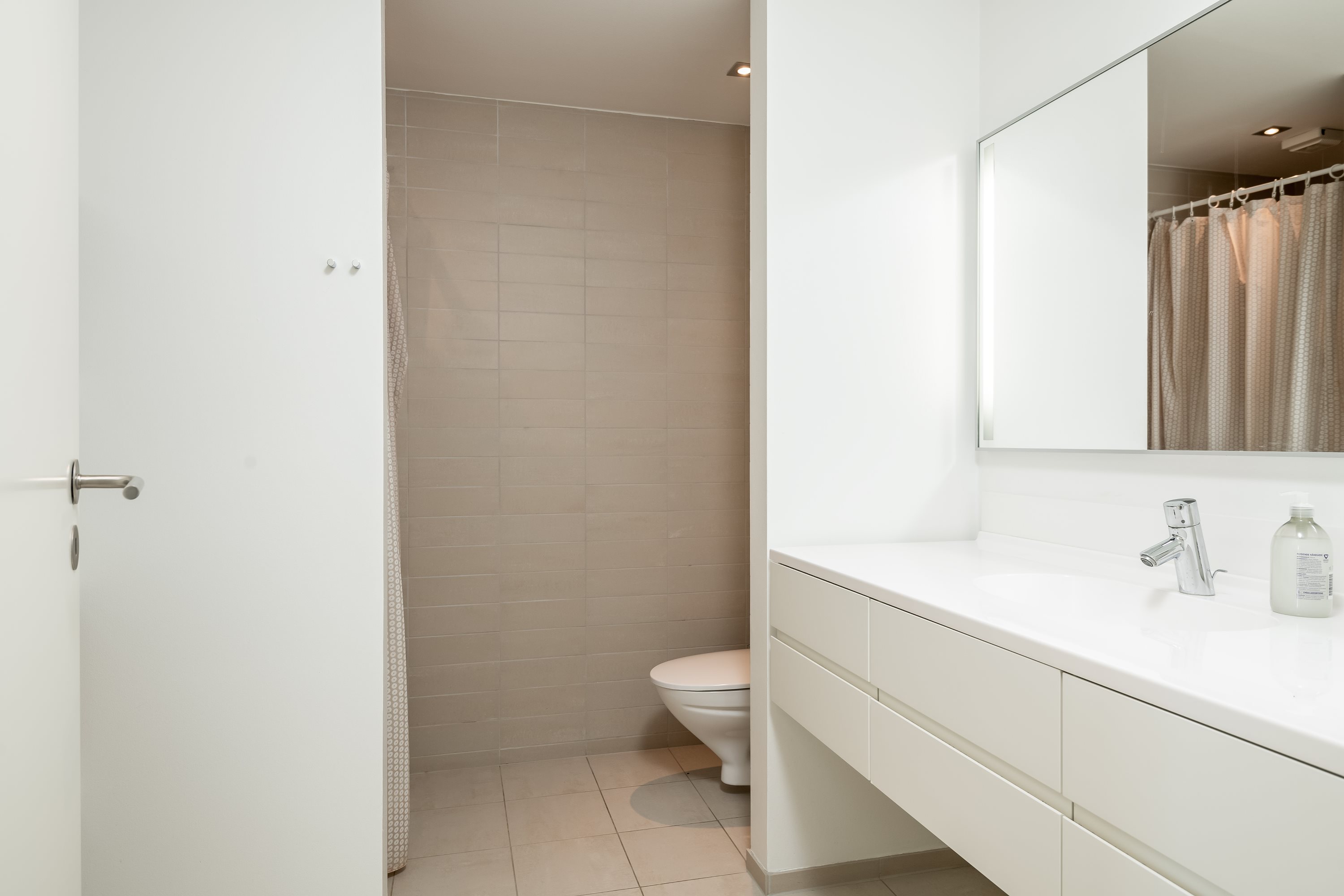 Fremhævet badeværelse billede i fuldskærmstilstand. Billede af Strandklit 138, 9990 Skagen