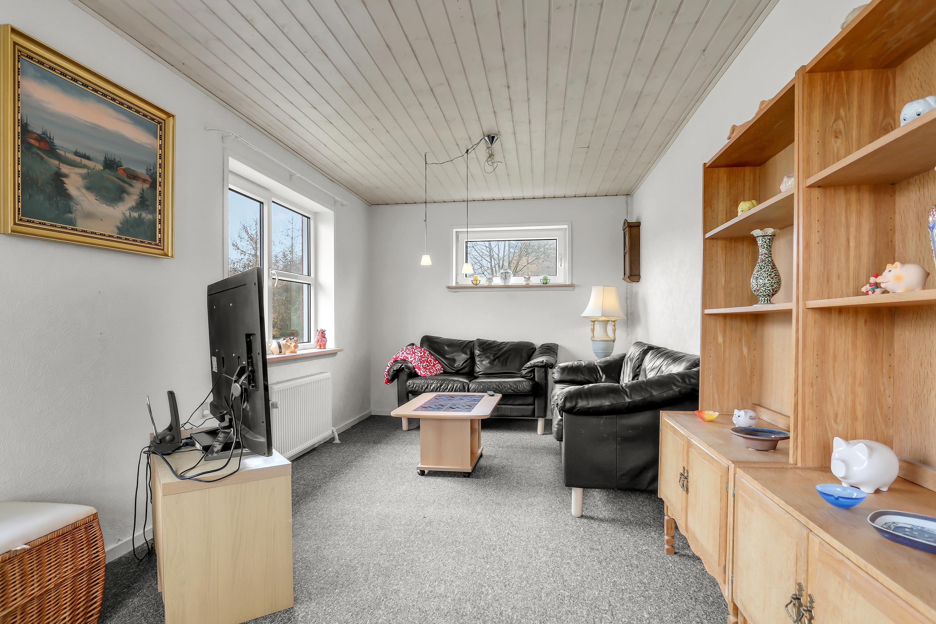 Fremhævet stue billede i fuldskærmstilstand. Billede af Kirkevej 241, Tolne, 9870 Sindal