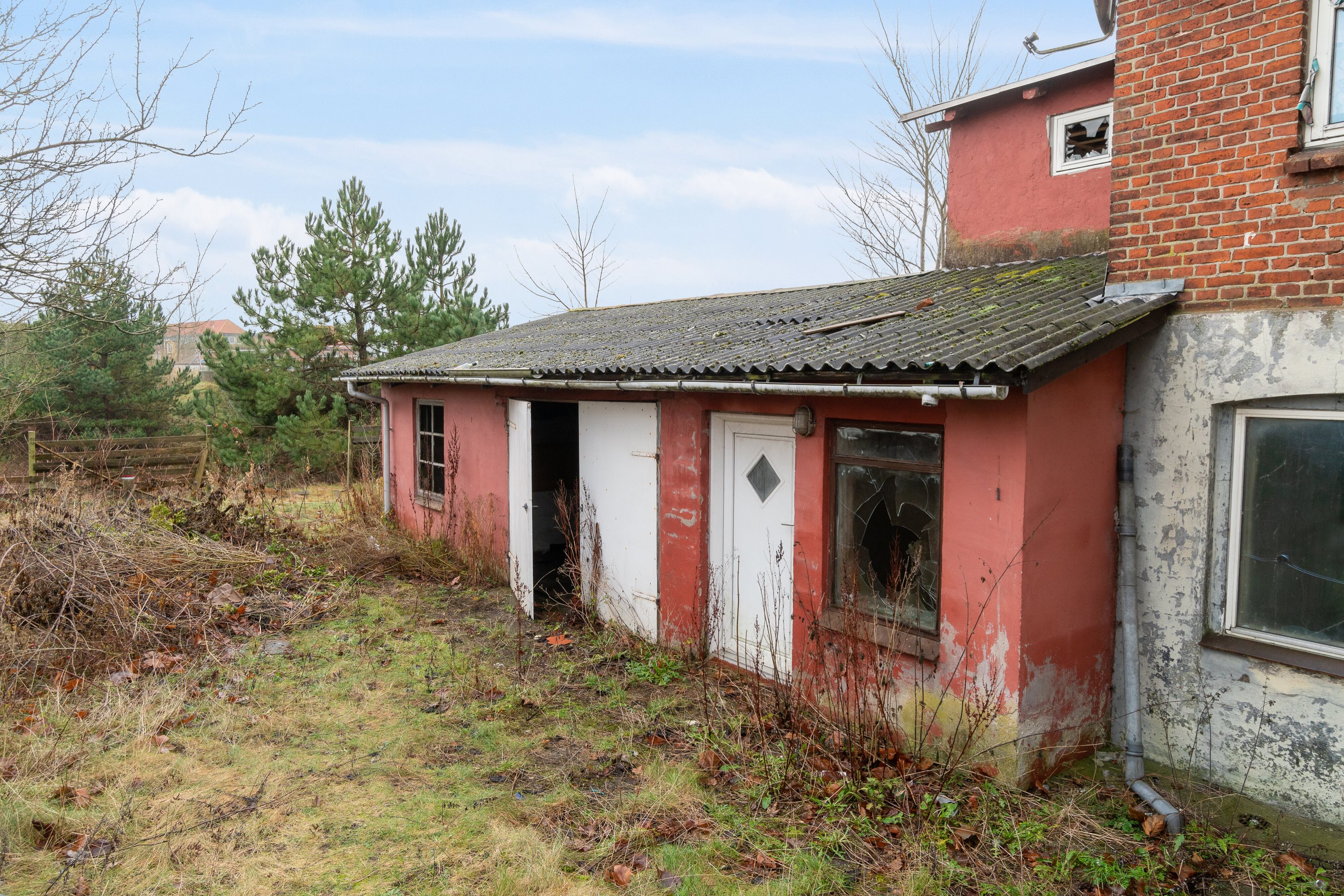 Fremhævet udendørs billede i fuldskærmstilstand. Billede af Østergade 2, 9510 Arden