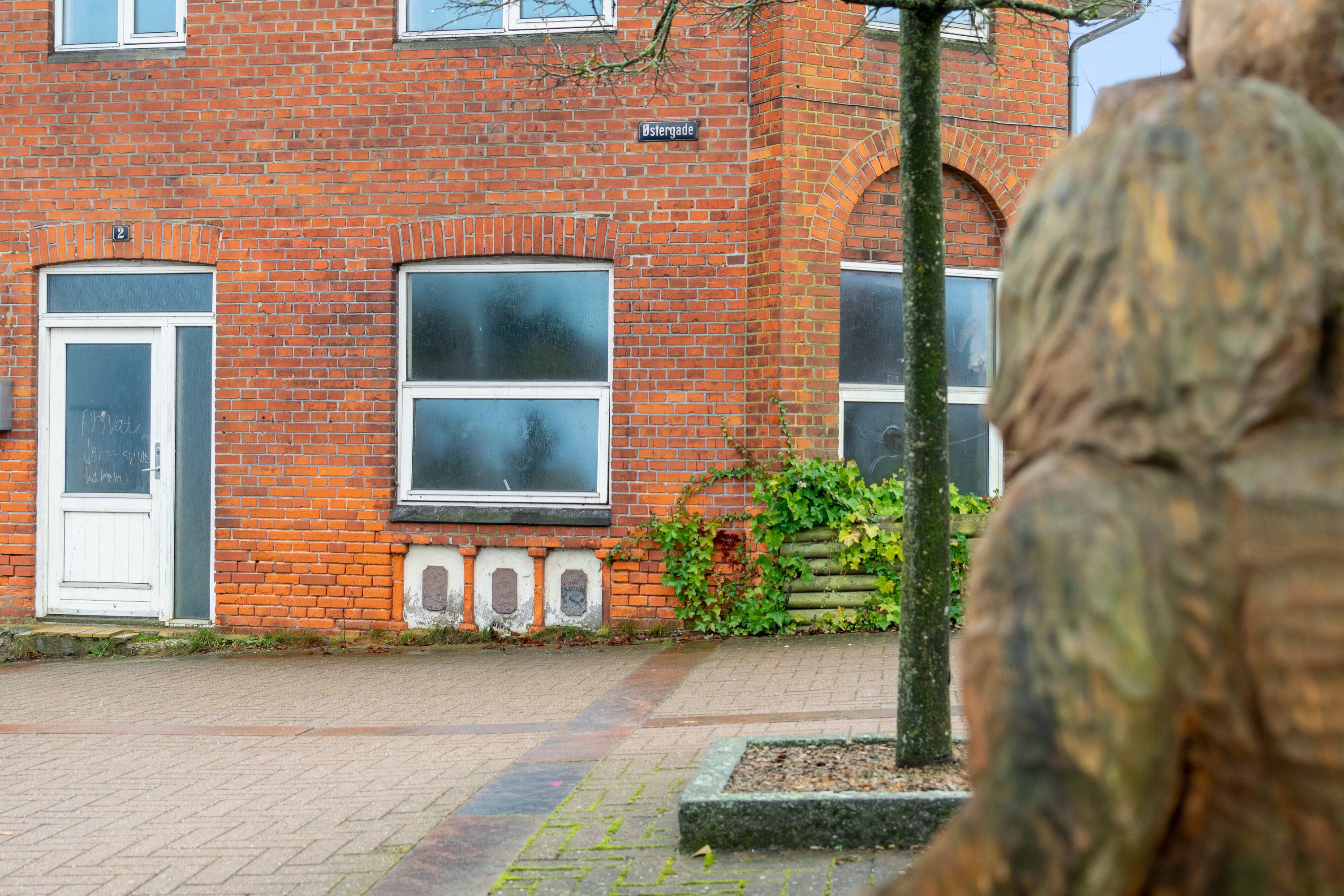 Fremhævet udendørs billede i fuldskærmstilstand. Billede af Østergade 2, 9510 Arden