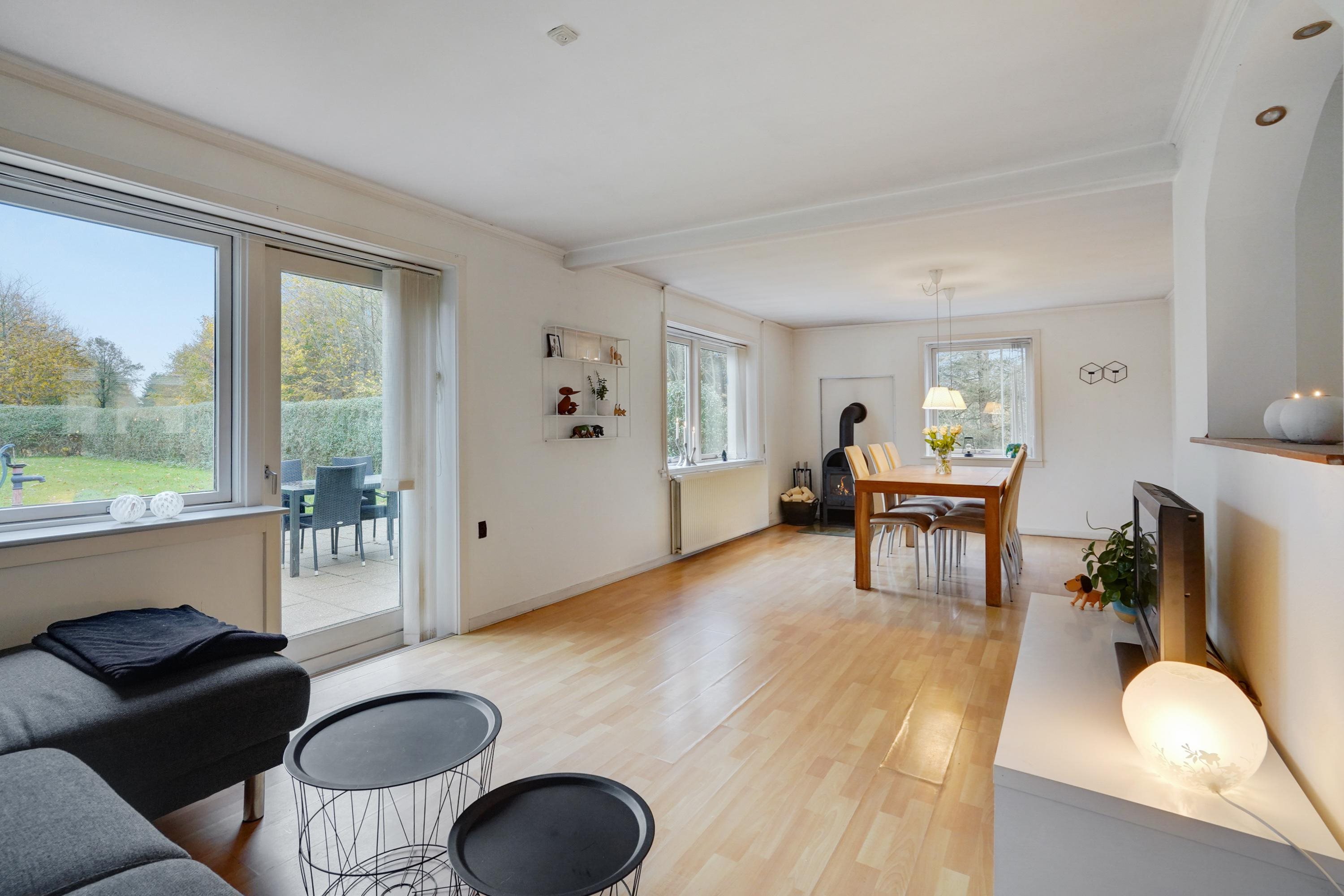 Fremhævet stue billede i fuldskærmstilstand. Billede af Næskærbrovej 5, Gølstrup, 9480 Løkken