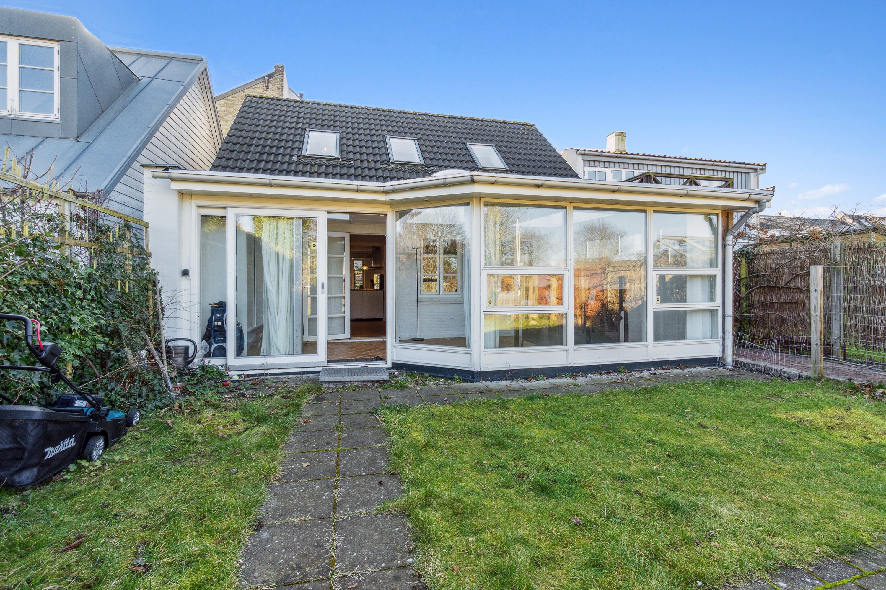 Fremhævet set fra vejen billede i fuldskærmstilstand. Billede af Skt. Knuds Gade 14B, 5000 Odense C