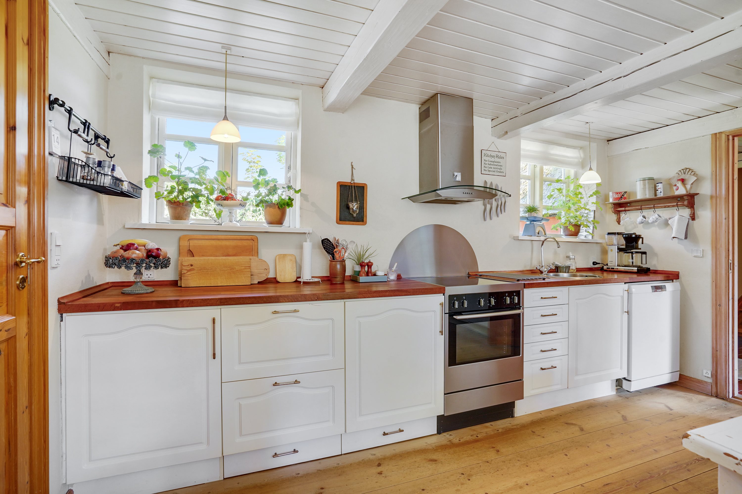 Fremhævet køkken billede i fuldskærmstilstand. Billede af Amtsvejen 97, Mellerup, 8930 Randers NØ