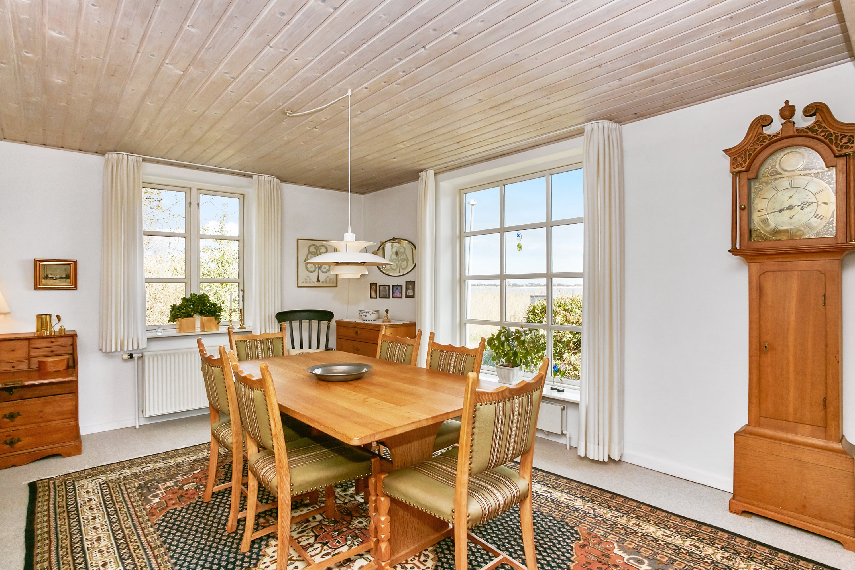 Fremhævet stue billede i fuldskærmstilstand. Billede af Snaptun Strandvej 4, Snaptun, 7130 Juelsminde