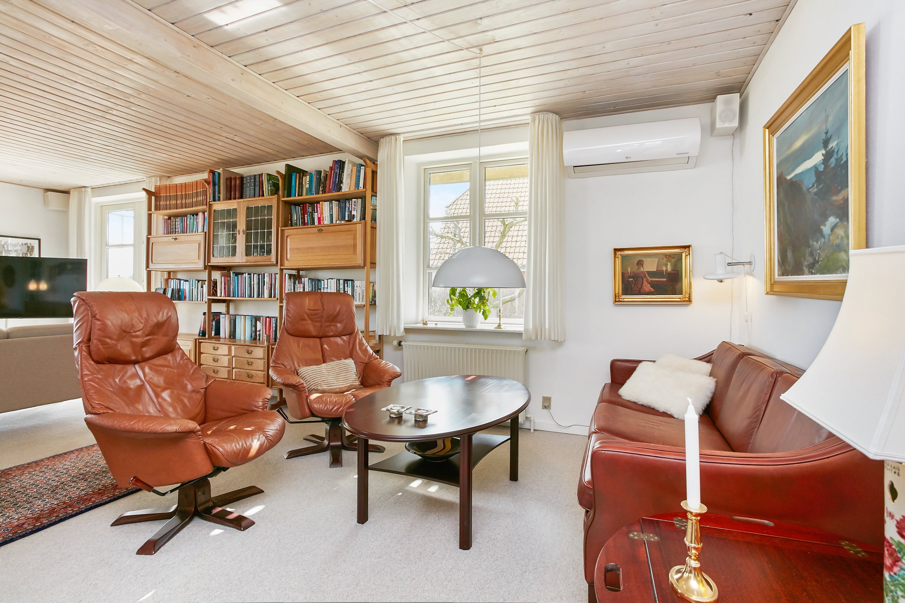 Fremhævet stue billede i fuldskærmstilstand. Billede af Snaptun Strandvej 4, Snaptun, 7130 Juelsminde