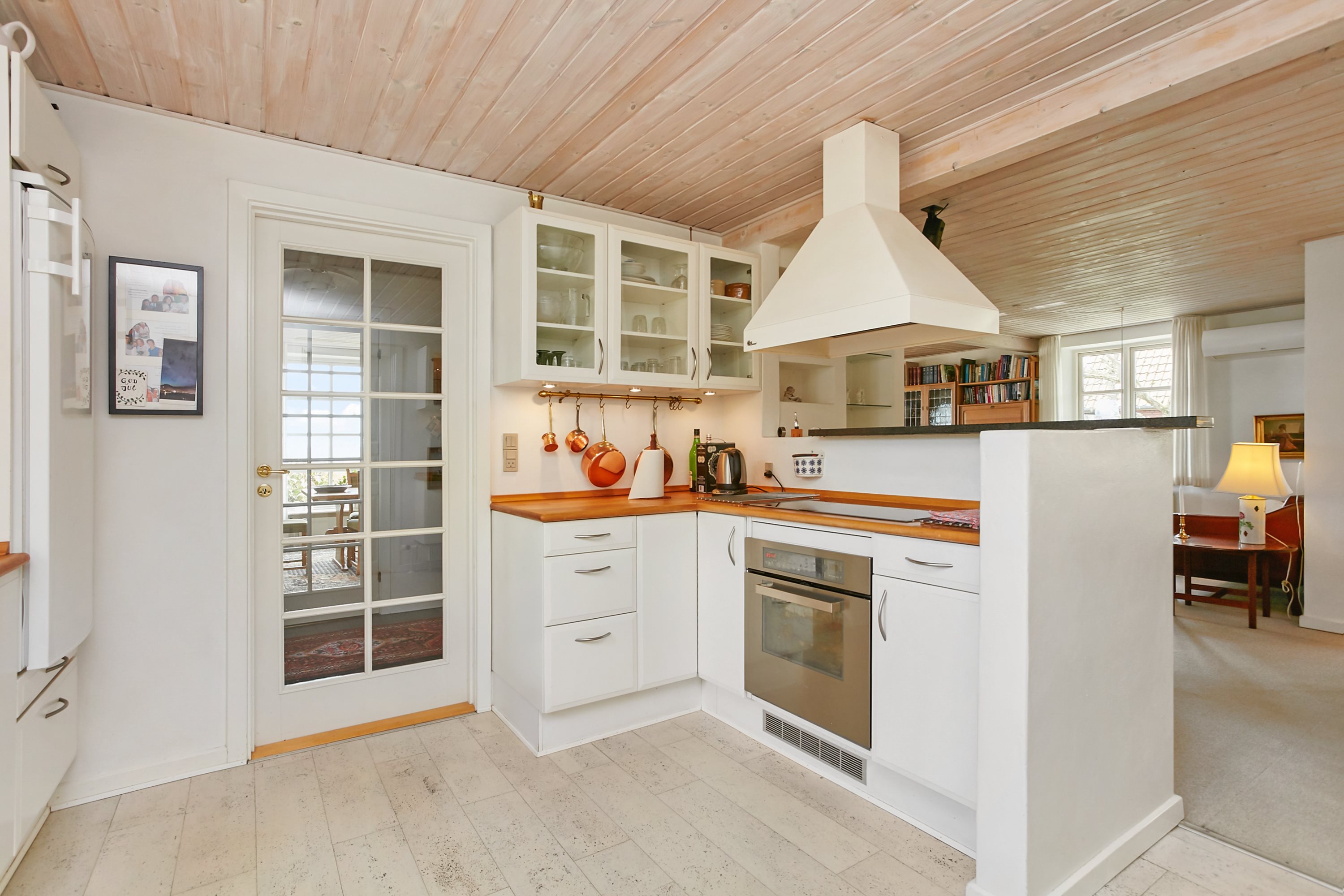 Fremhævet køkken billede i fuldskærmstilstand. Billede af Snaptun Strandvej 4, Snaptun, 7130 Juelsminde