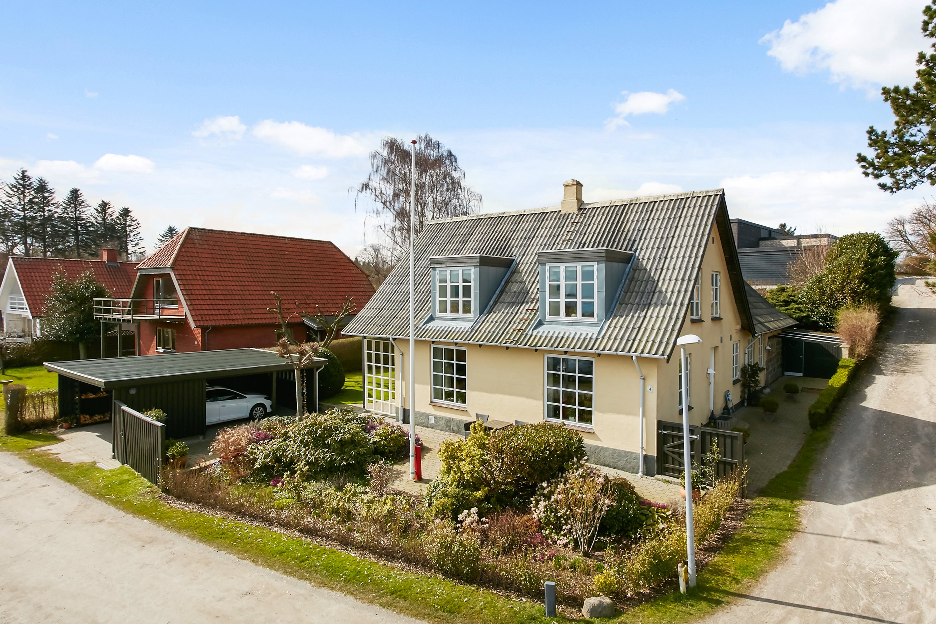 Fremhævet ejendommen billede i fuldskærmstilstand. Billede af Snaptun Strandvej 4, Snaptun, 7130 Juelsminde