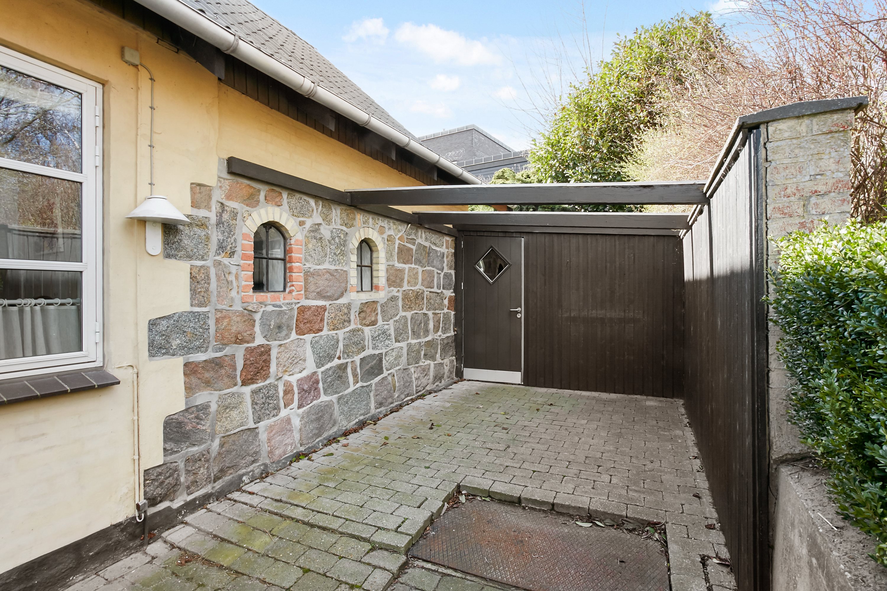 Fremhævet ejendommen billede i fuldskærmstilstand. Billede af Snaptun Strandvej 4, Snaptun, 7130 Juelsminde