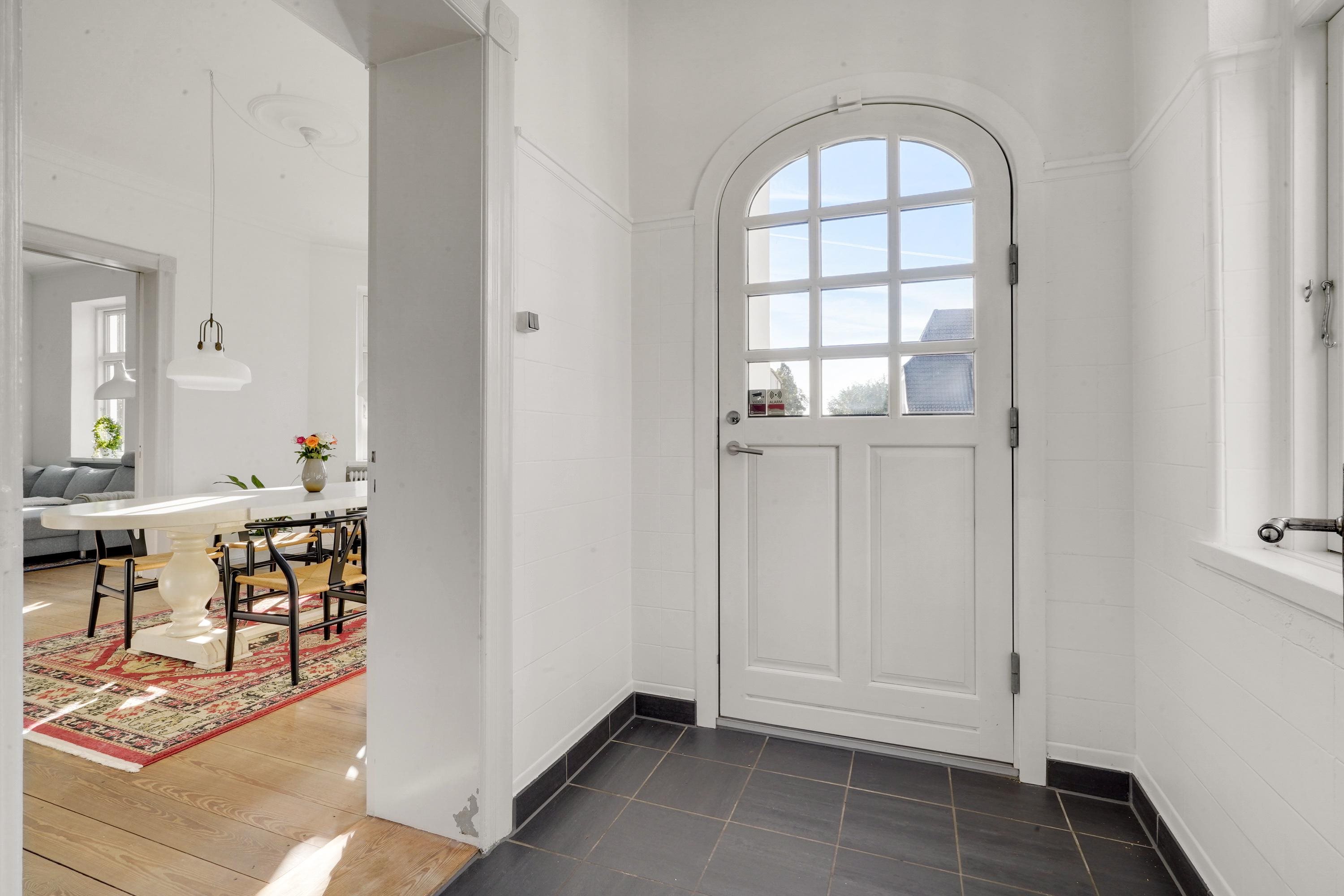 Miniaturebillede 1: entré. Billede af Karpedam 7, 6200 Aabenraa