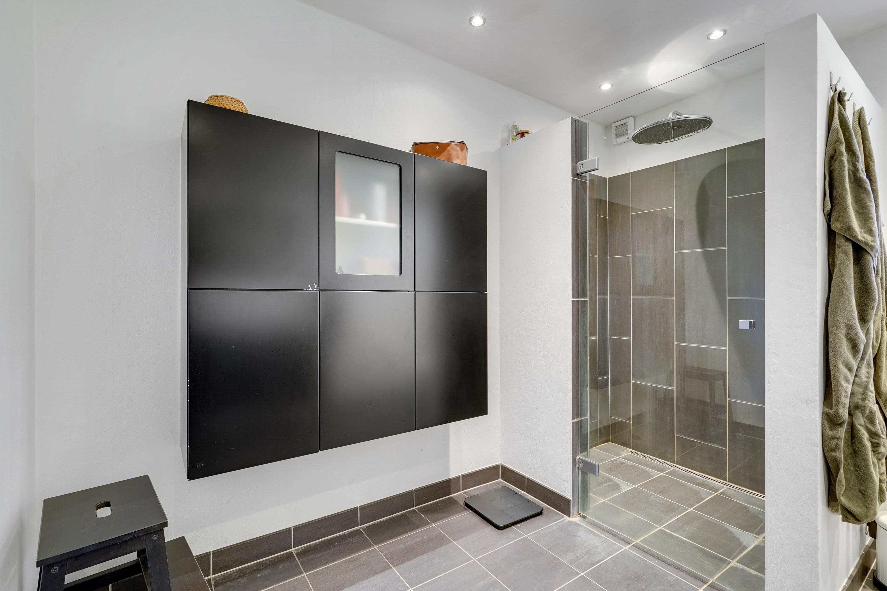 Fremhævet badeværelse billede i fuldskærmstilstand. Billede af Karpedam 7, 6200 Aabenraa