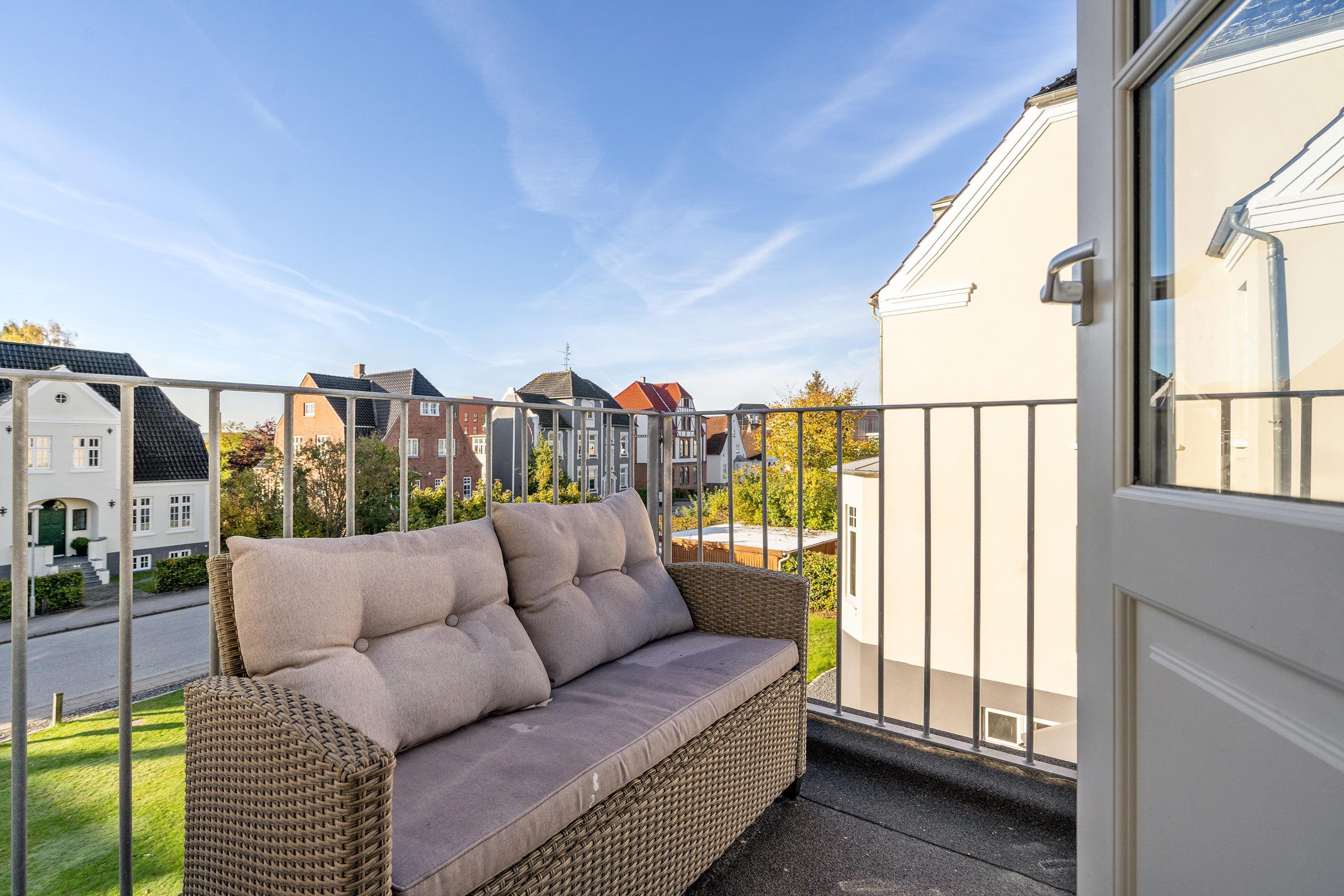 Fremhævet altan billede i fuldskærmstilstand. Billede af Karpedam 7, 6200 Aabenraa