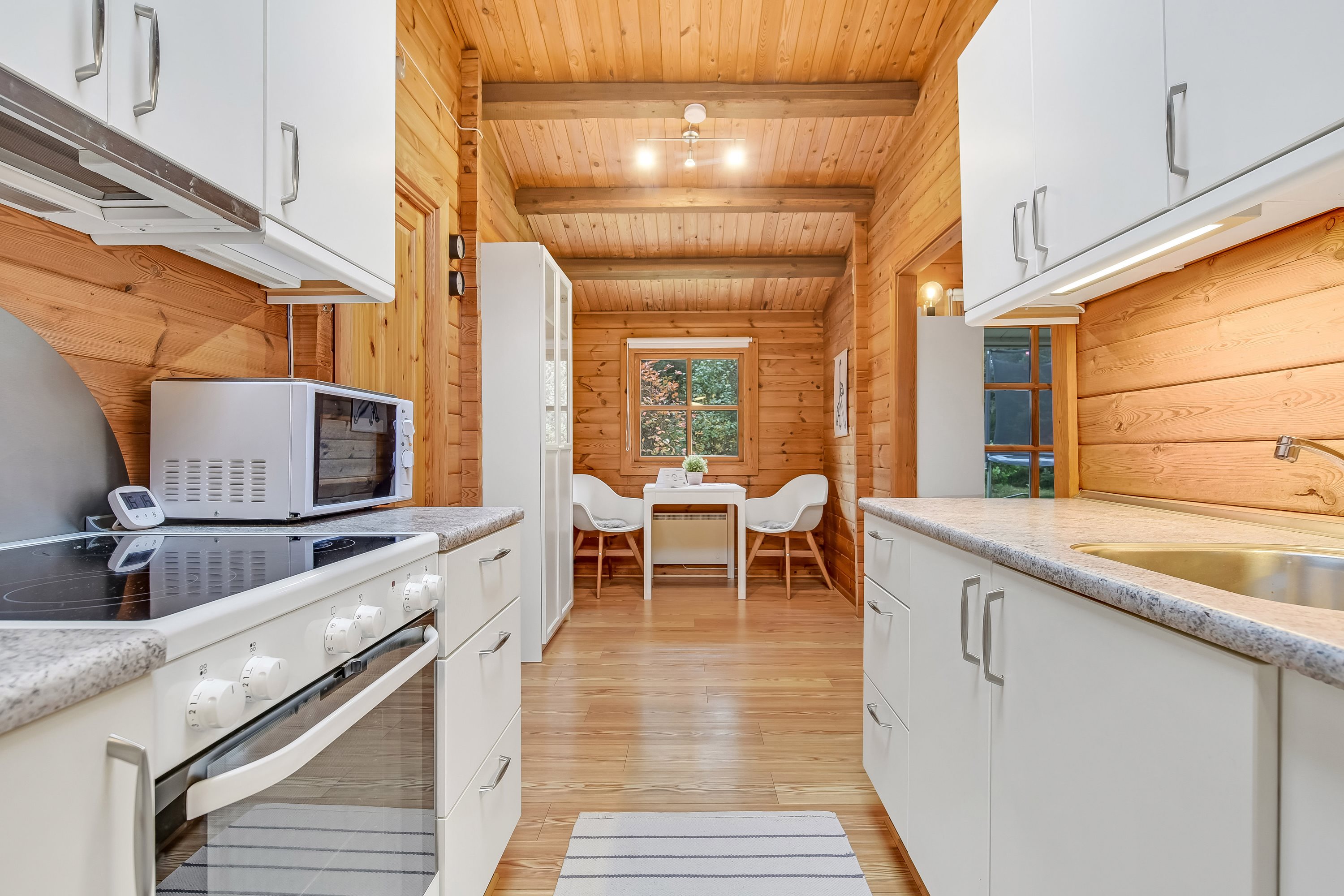 Fremhævet køkken billede i fuldskærmstilstand. Billede af Bøgealle 12, Lodbj Hede, 6950 Ringkøbing