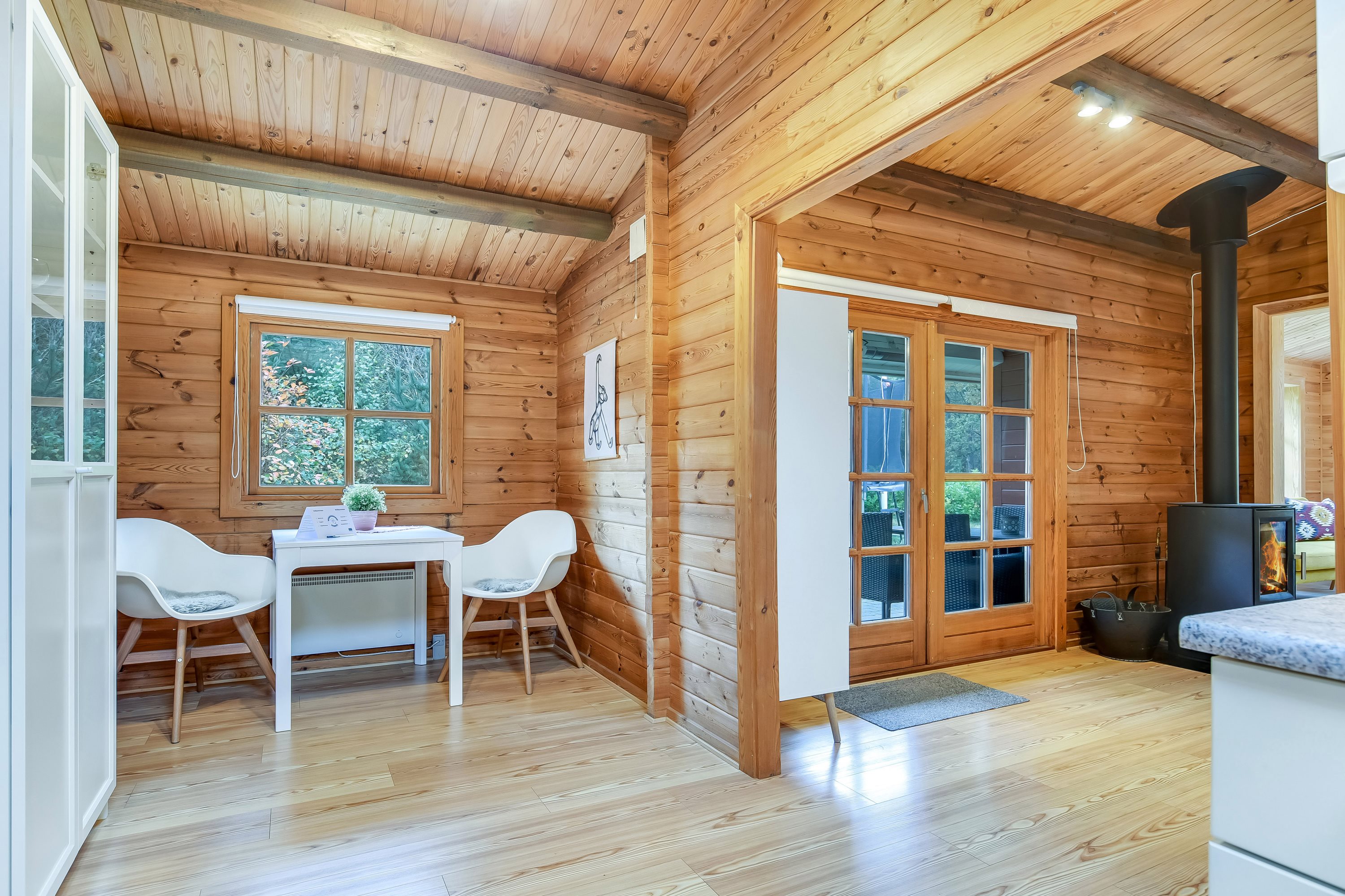 Fremhævet stue billede i fuldskærmstilstand. Billede af Bøgealle 12, Lodbj Hede, 6950 Ringkøbing