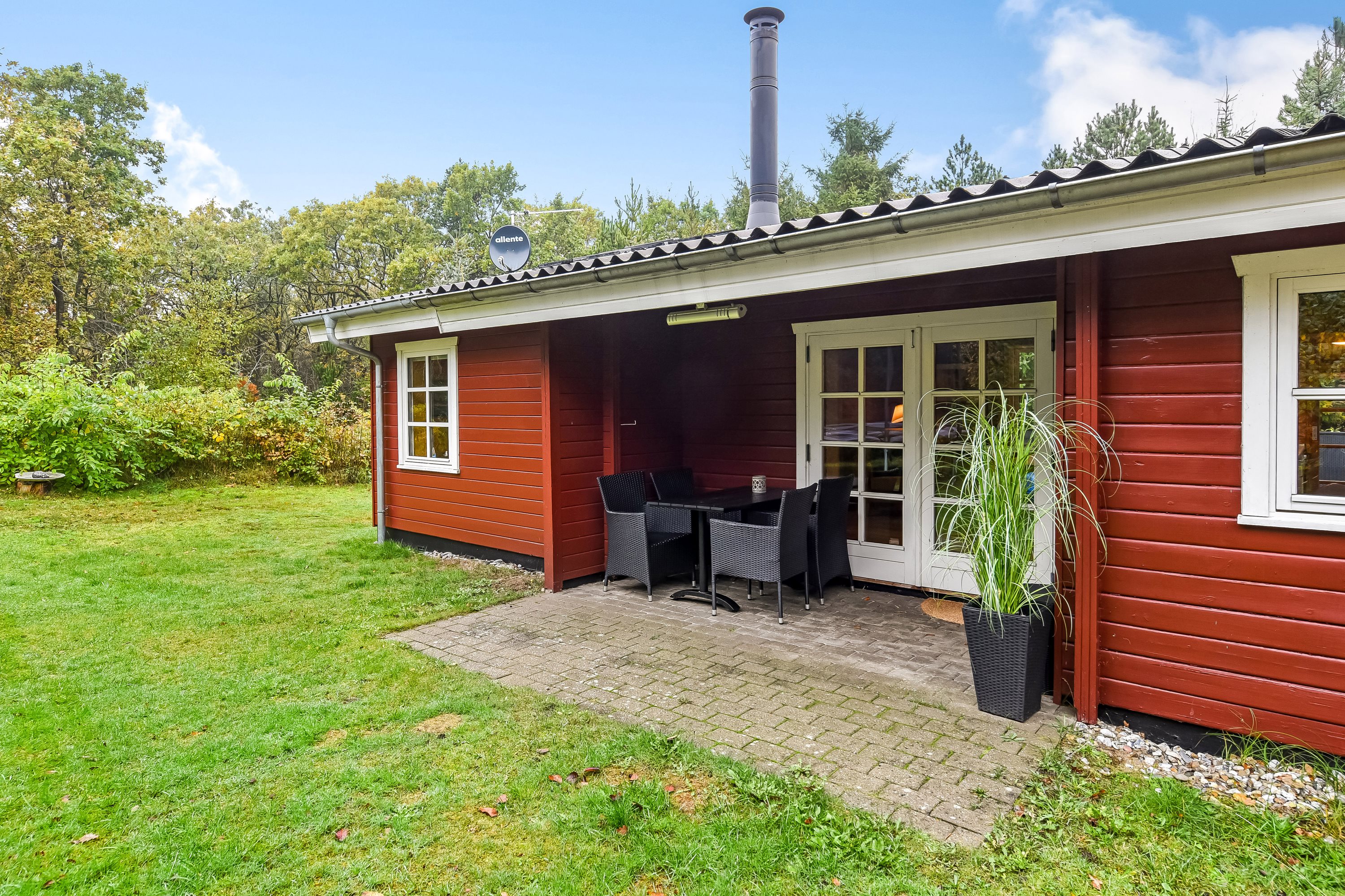 Fremhævet terrasse billede i fuldskærmstilstand. Billede af Bøgealle 12, Lodbj Hede, 6950 Ringkøbing