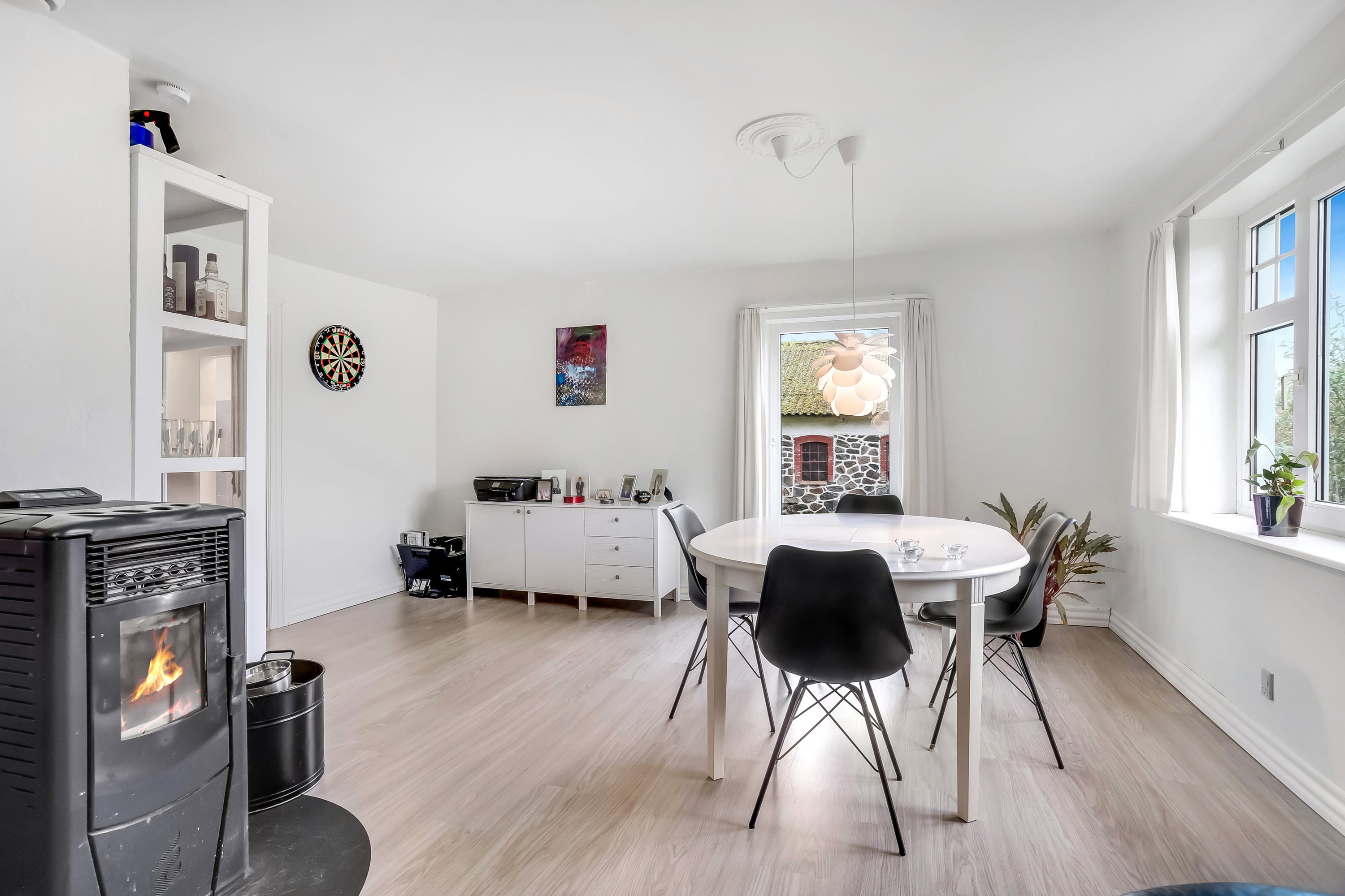 Fremhævet stue billede i fuldskærmstilstand. Billede af Hesselbækvej 3, Borridsø, 8881 Thorsø