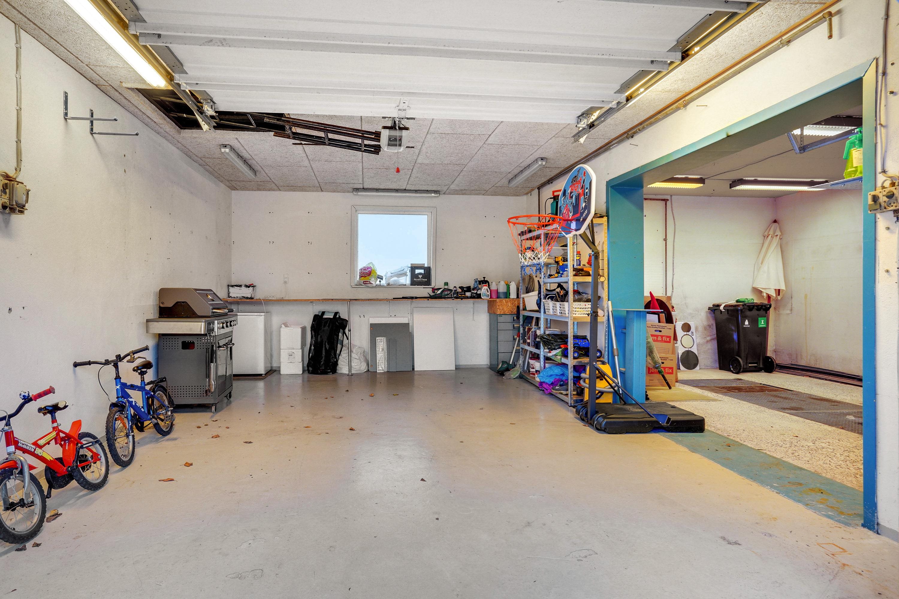 Fremhævet garage billede i fuldskærmstilstand. Billede af Aalborgvej 45, Hornum, 9600 Aars