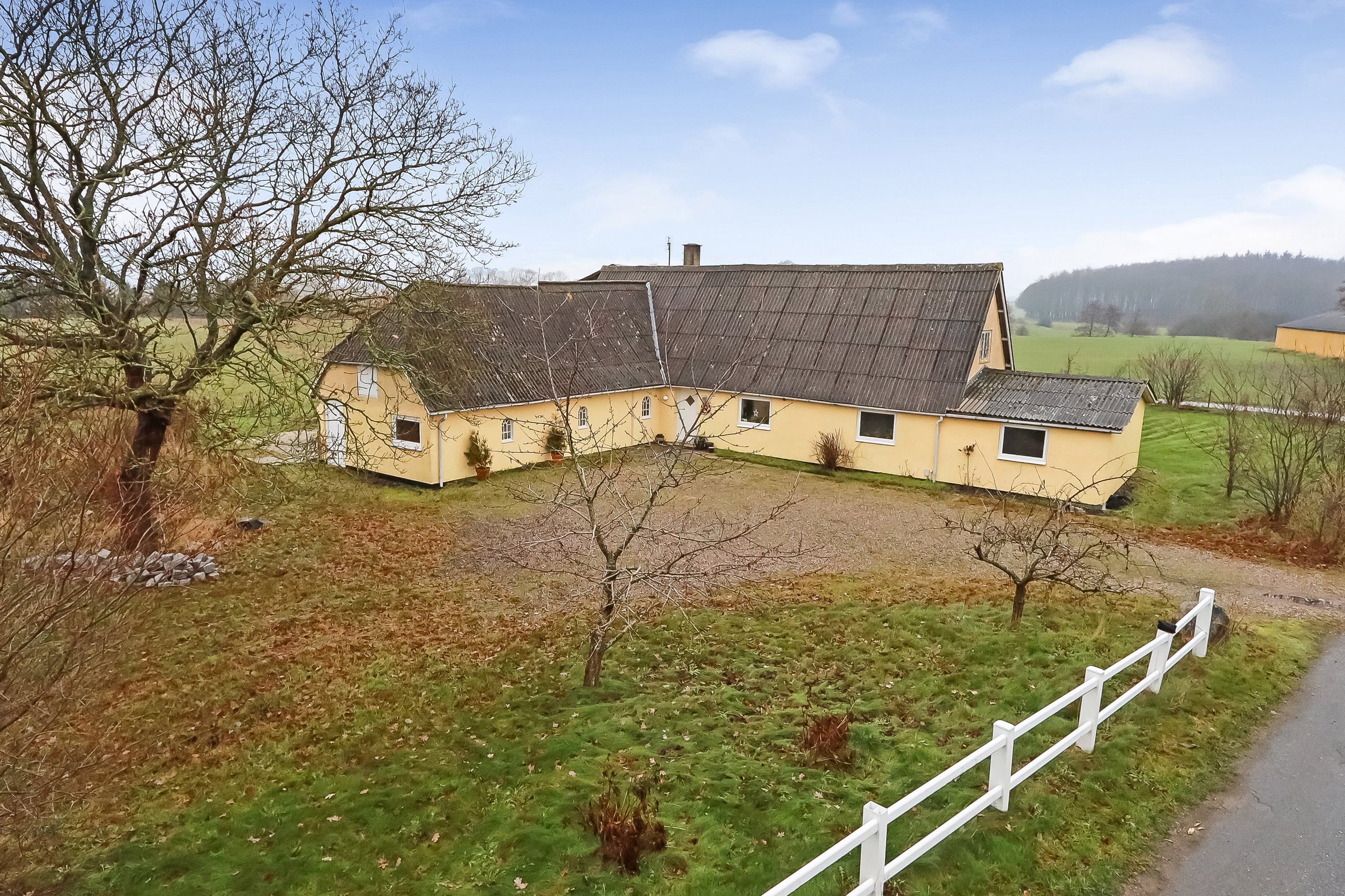 Miniaturebillede 1: ejendommen. Billede af Mellemvej 2, Gudbjerg Skov, 5892 Gudbjerg Sydfyn