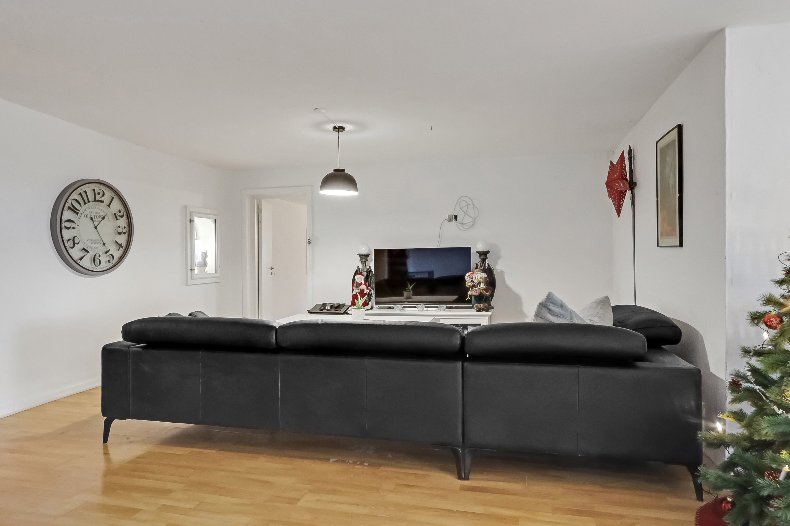 Fremhævet stue billede i fuldskærmstilstand. Billede af Mellemvej 2, Gudbjerg Skov, 5892 Gudbjerg Sydfyn