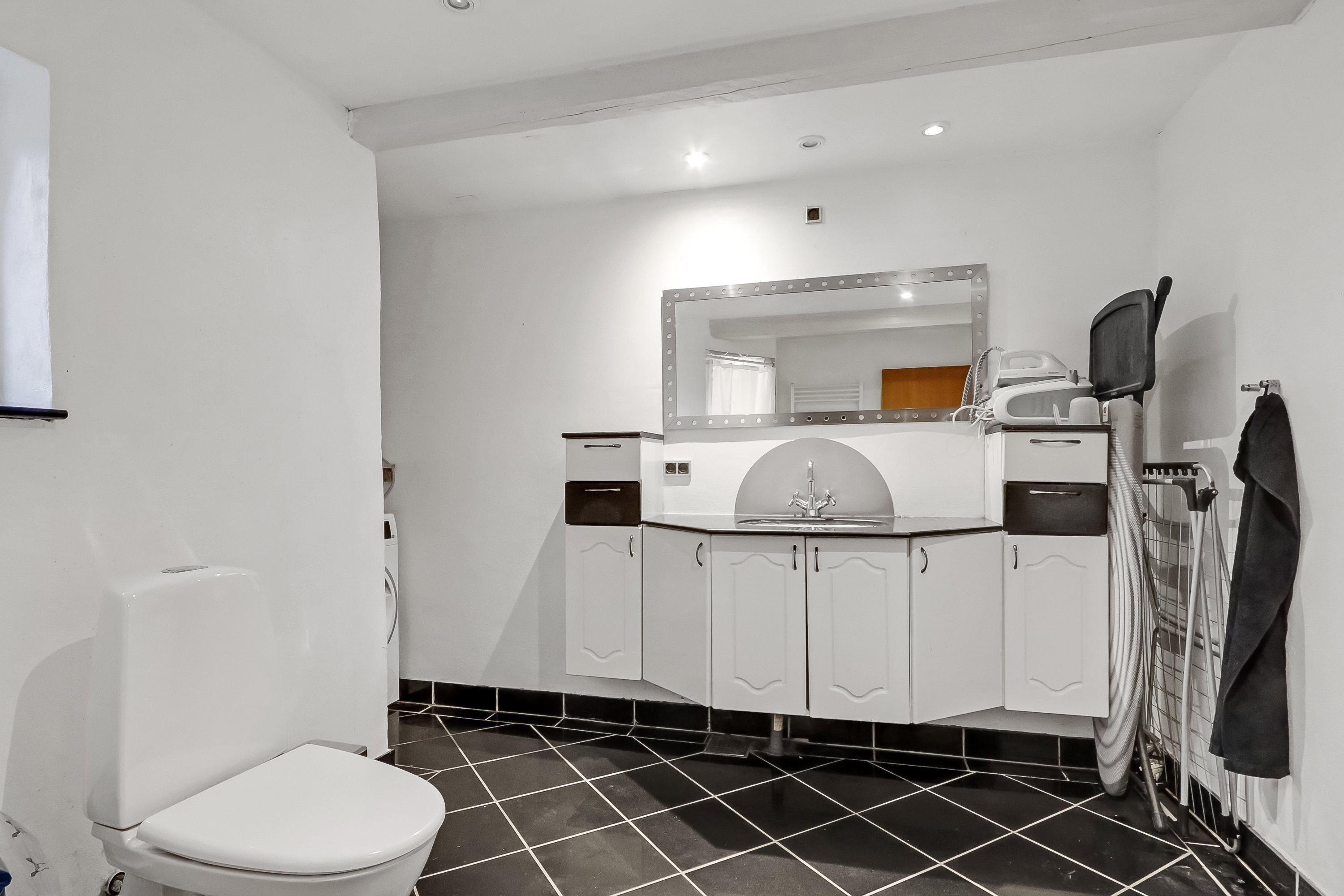 Fremhævet badeværelse billede i fuldskærmstilstand. Billede af Mellemvej 2, Gudbjerg Skov, 5892 Gudbjerg Sydfyn