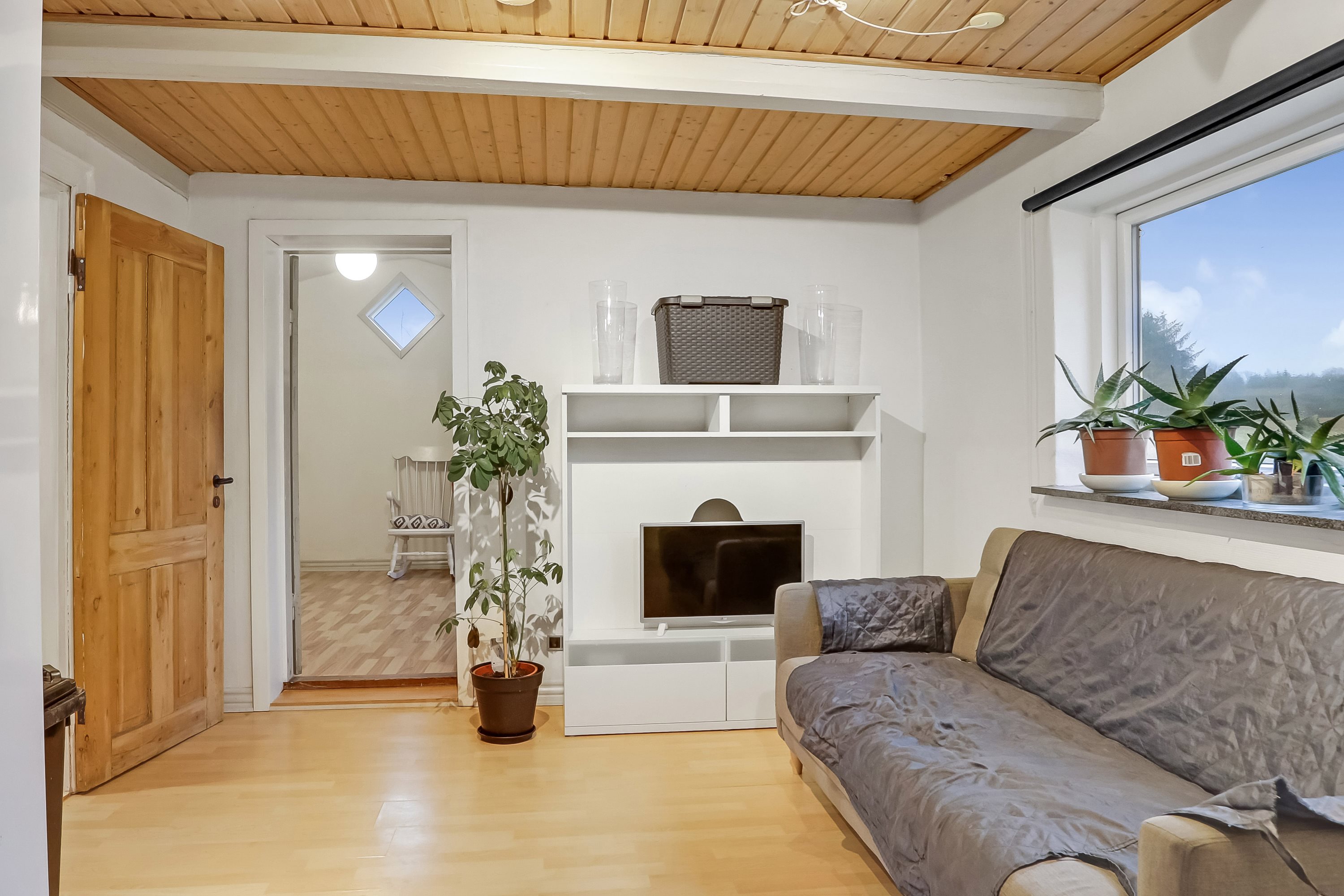 Fremhævet stue billede i fuldskærmstilstand. Billede af Mellemvej 2, Gudbjerg Skov, 5892 Gudbjerg Sydfyn