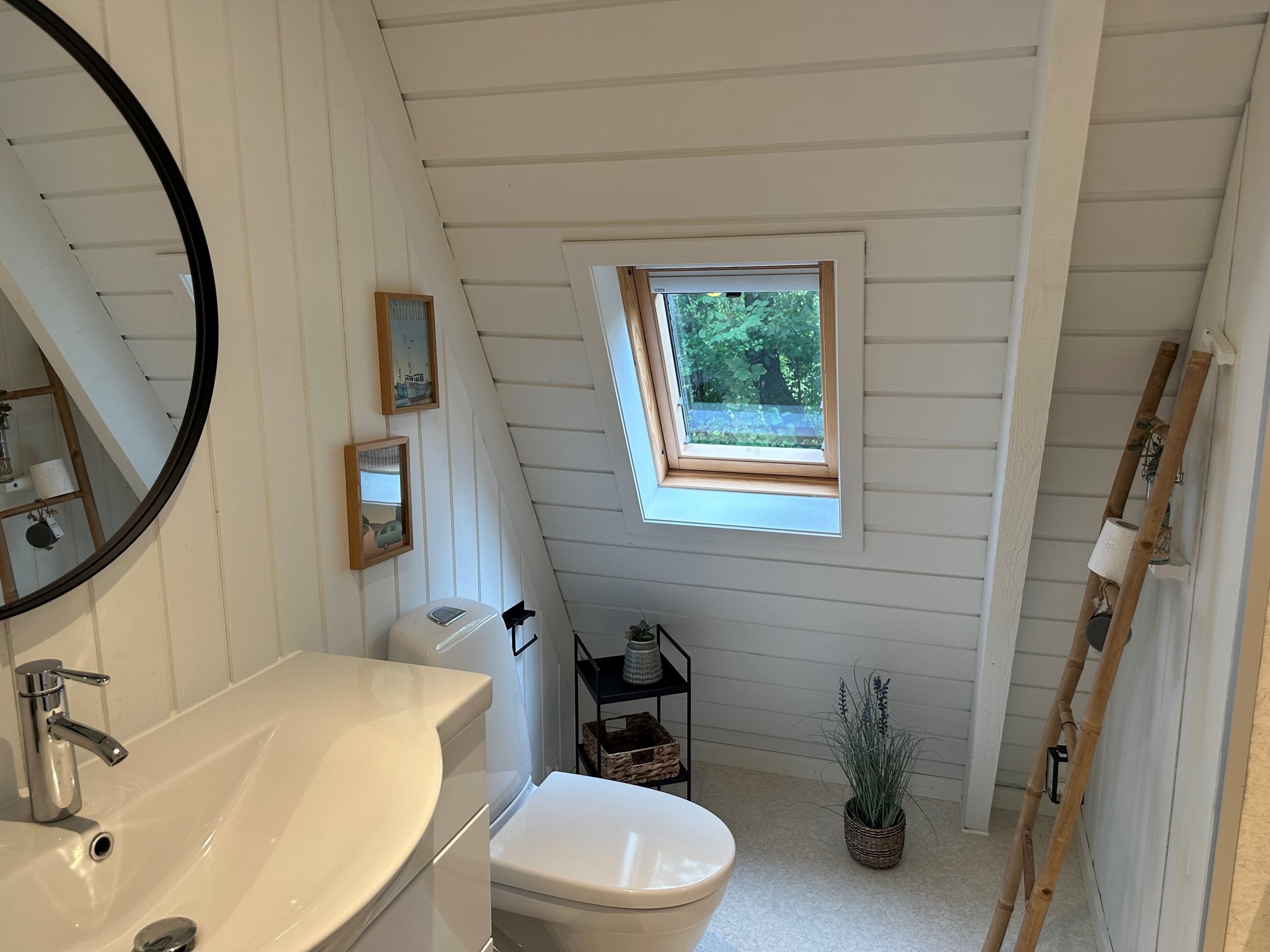 Fremhævet badeværelse billede i fuldskærmstilstand. Billede af Golfsvinget 146, Gatten, 9640 Farsø