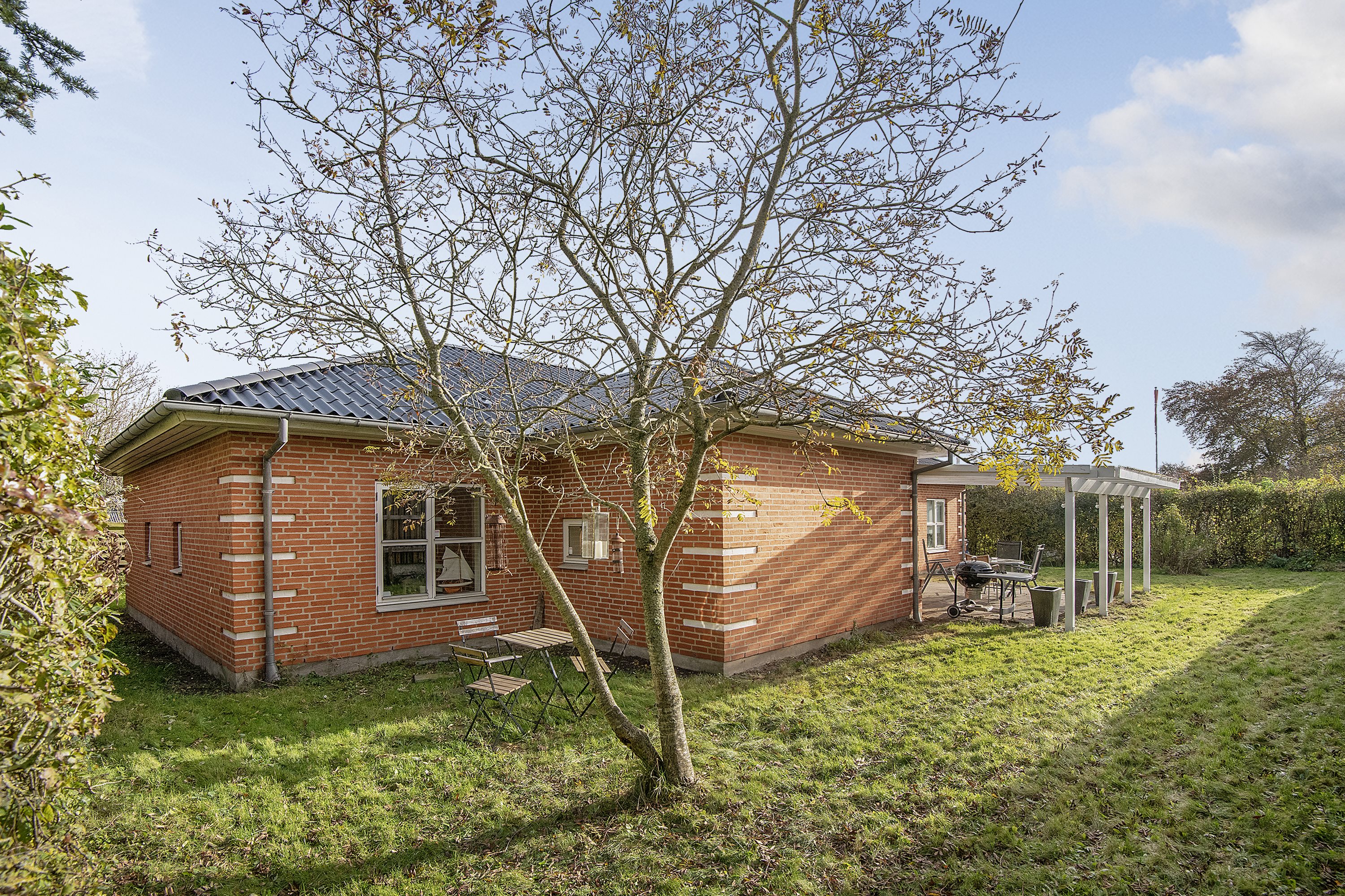 Fremhævet ejendommen billede i fuldskærmstilstand. Billede af Davids Alle 10A, Kærby, 9000 Aalborg