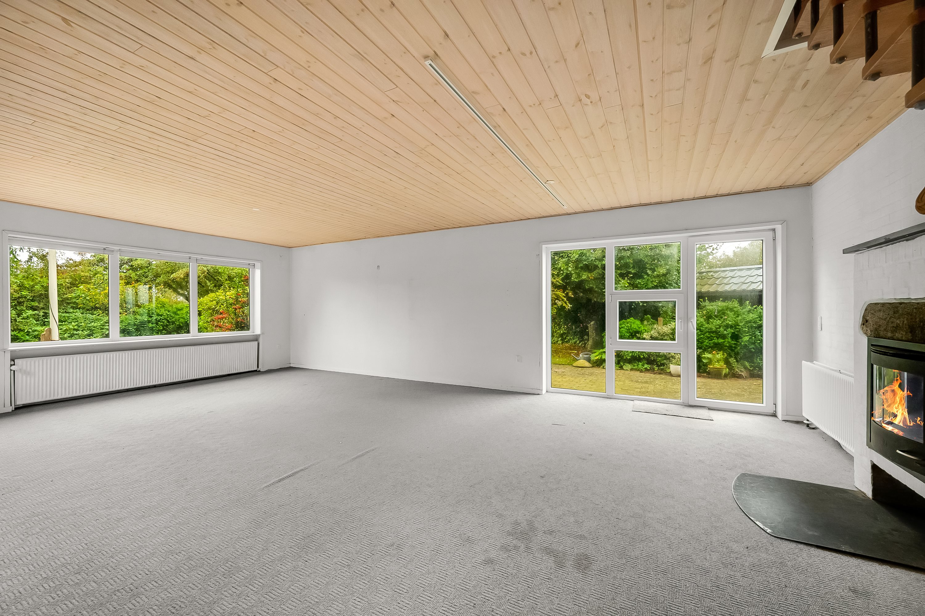 Fremhævet stue billede i fuldskærmstilstand. Billede af Toftevej 1, Bølling, 6900 Skjern