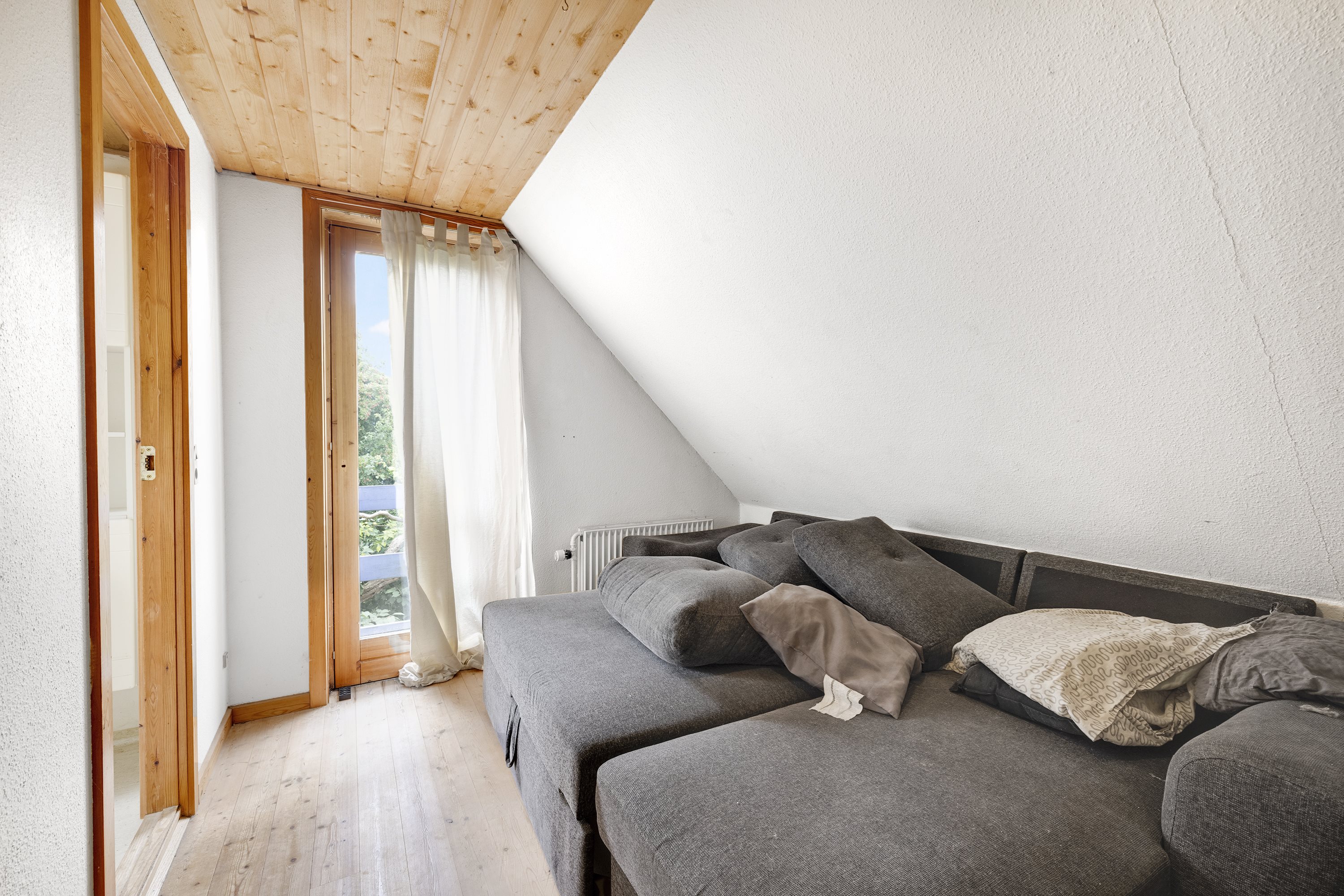 Fremhævet andet billede i fuldskærmstilstand. Billede af L. Jørgensens Alle 15, 8410 Rønde