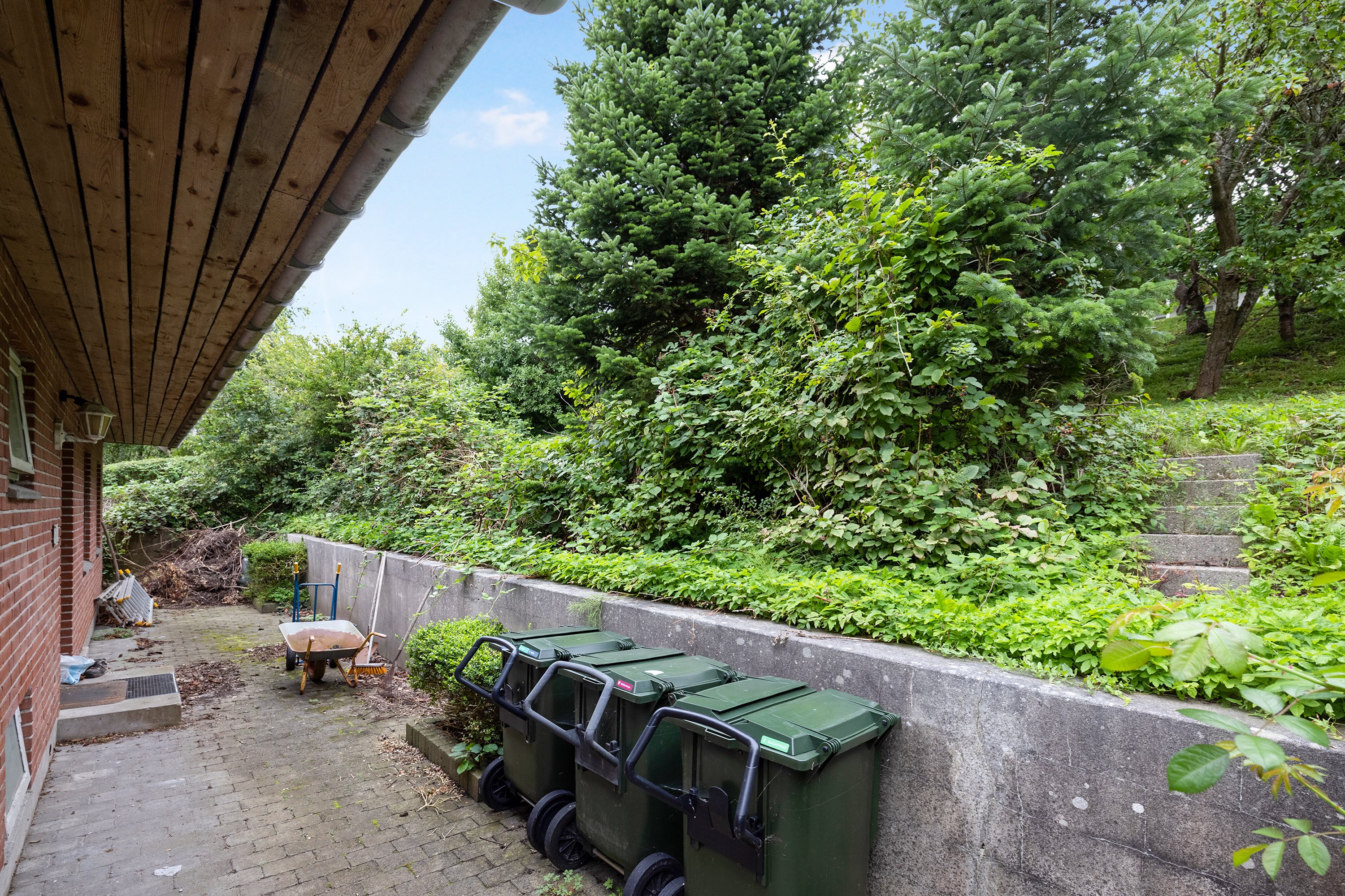 Fremhævet andet billede i fuldskærmstilstand. Billede af L. Jørgensens Alle 15, 8410 Rønde