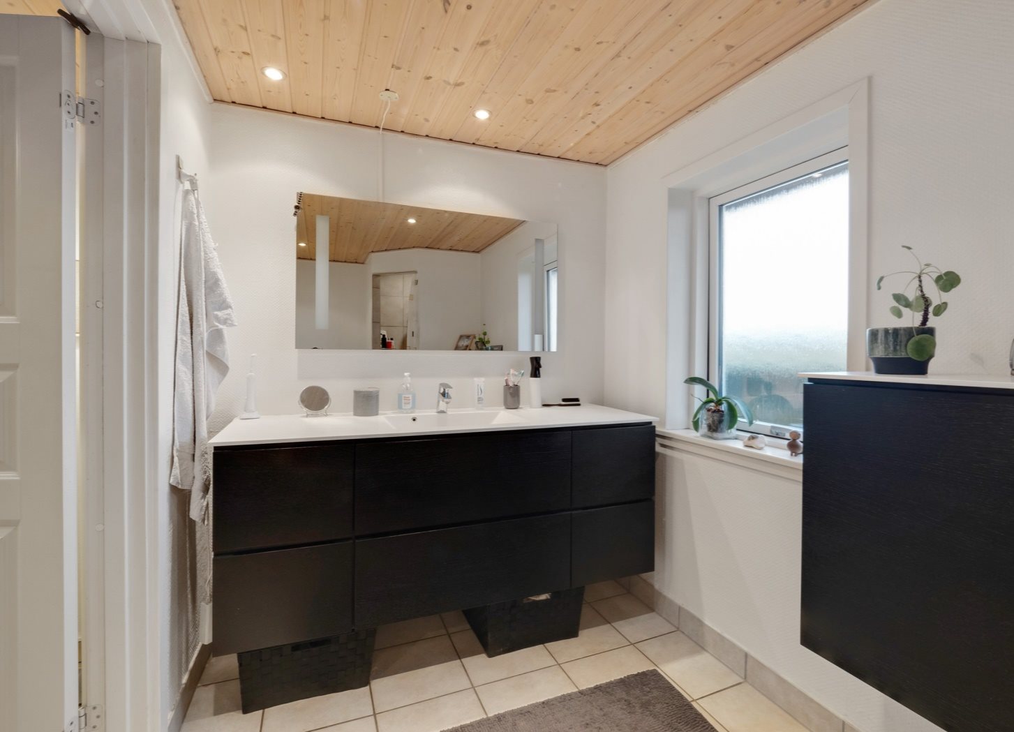 Fremhævet badeværelse billede i fuldskærmstilstand. Billede af Tolsbro 13, Flade, 7900 Nykøbing M