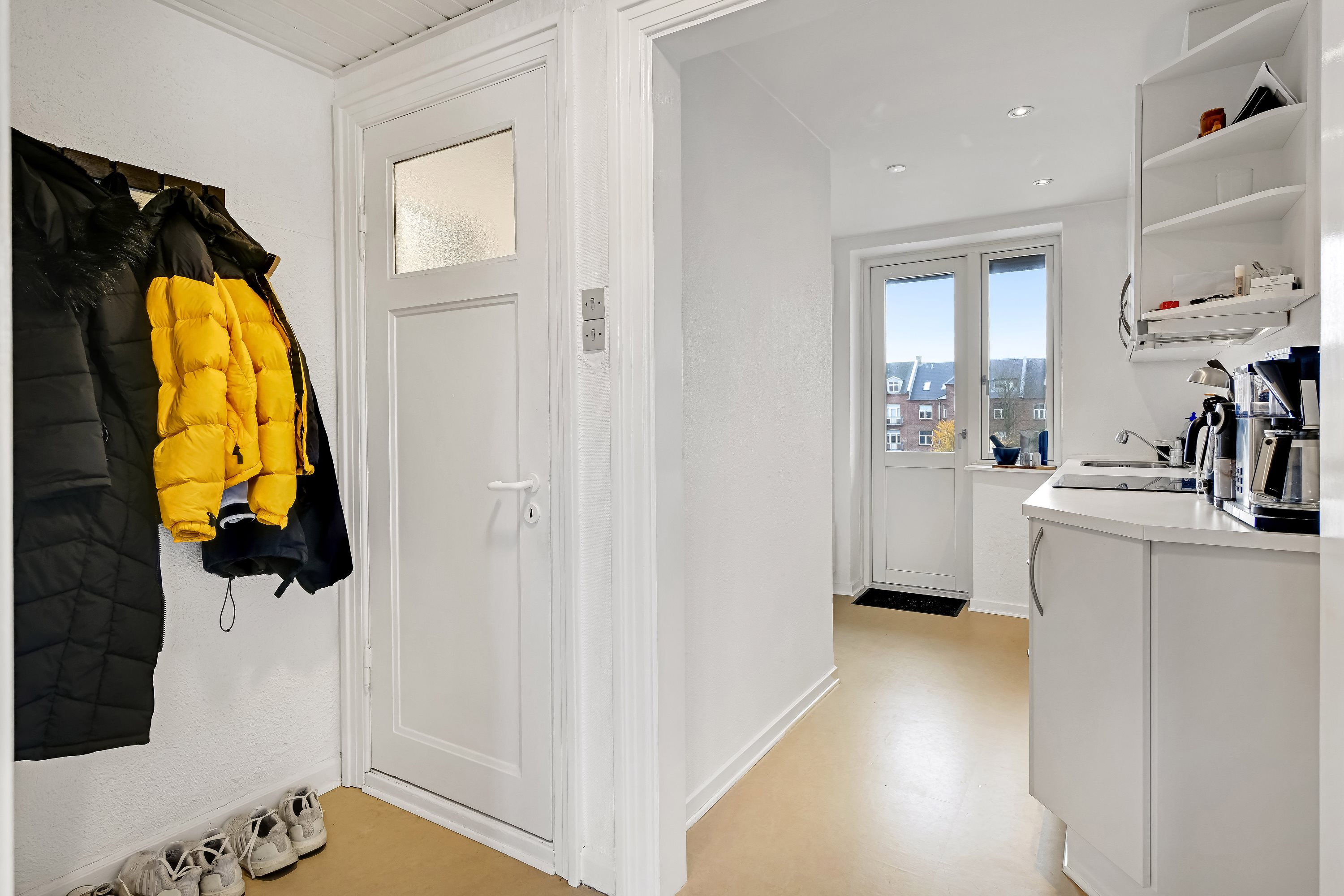 Miniaturebillede 2: køkken. Billede af Cort Adelers Gade 9, 2. th., 6700 Esbjerg