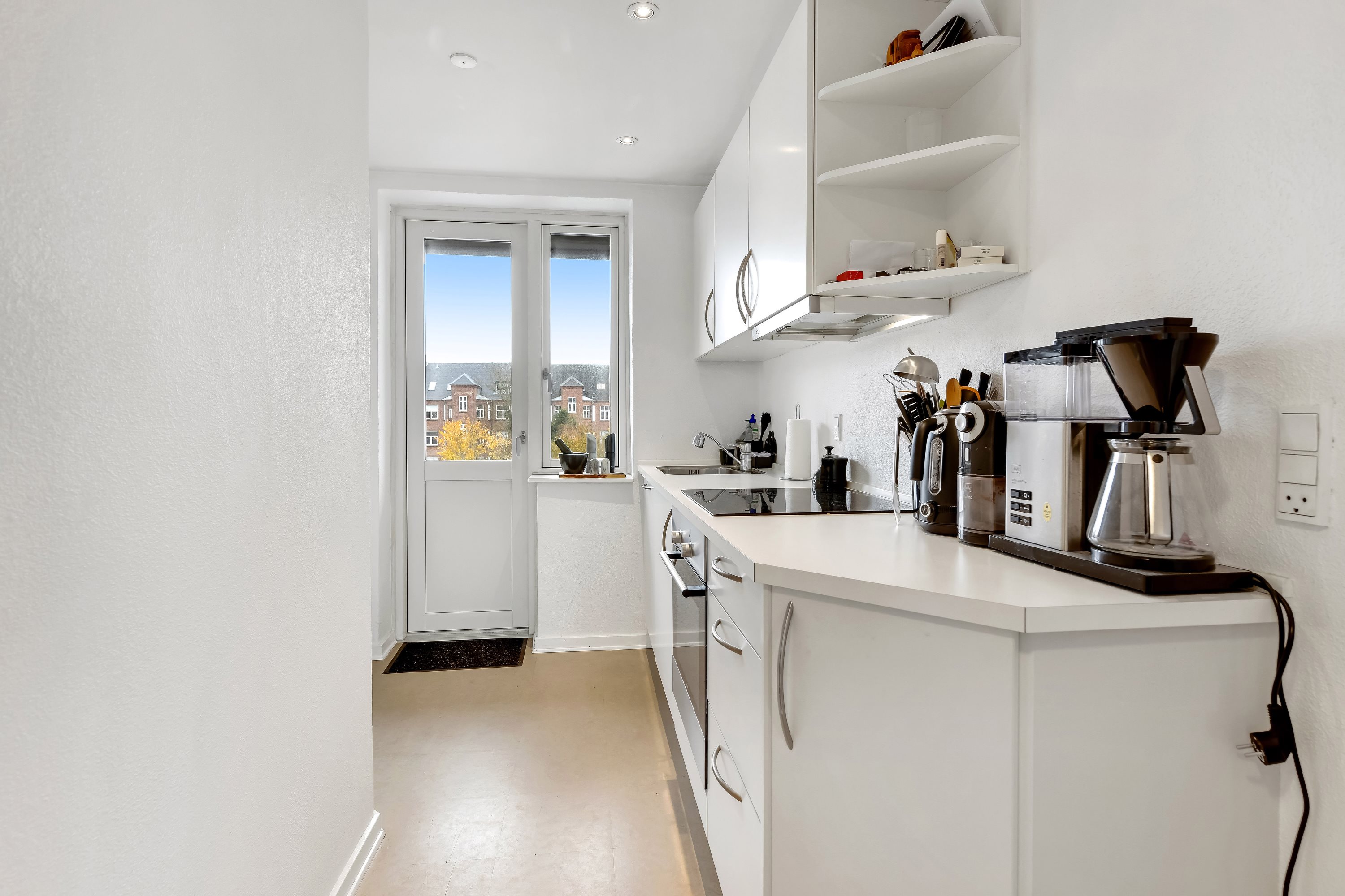 Fremhævet køkken billede i fuldskærmstilstand. Billede af Cort Adelers Gade 9, 2. th., 6700 Esbjerg