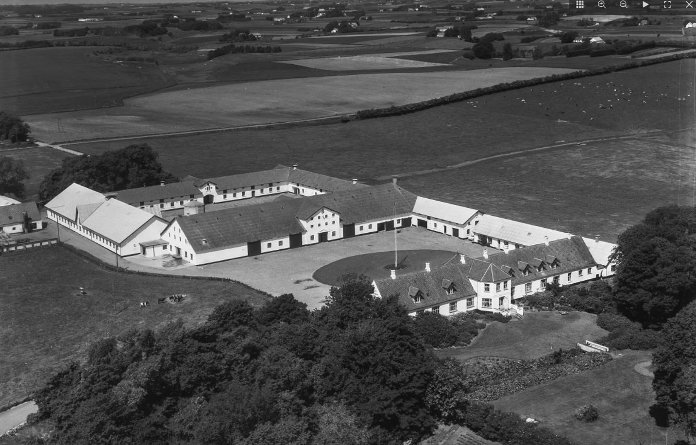 Fremhævet andet billede i fuldskærmstilstand. Billede af Dybvadgårdsvej 8A, 9352 Dybvad