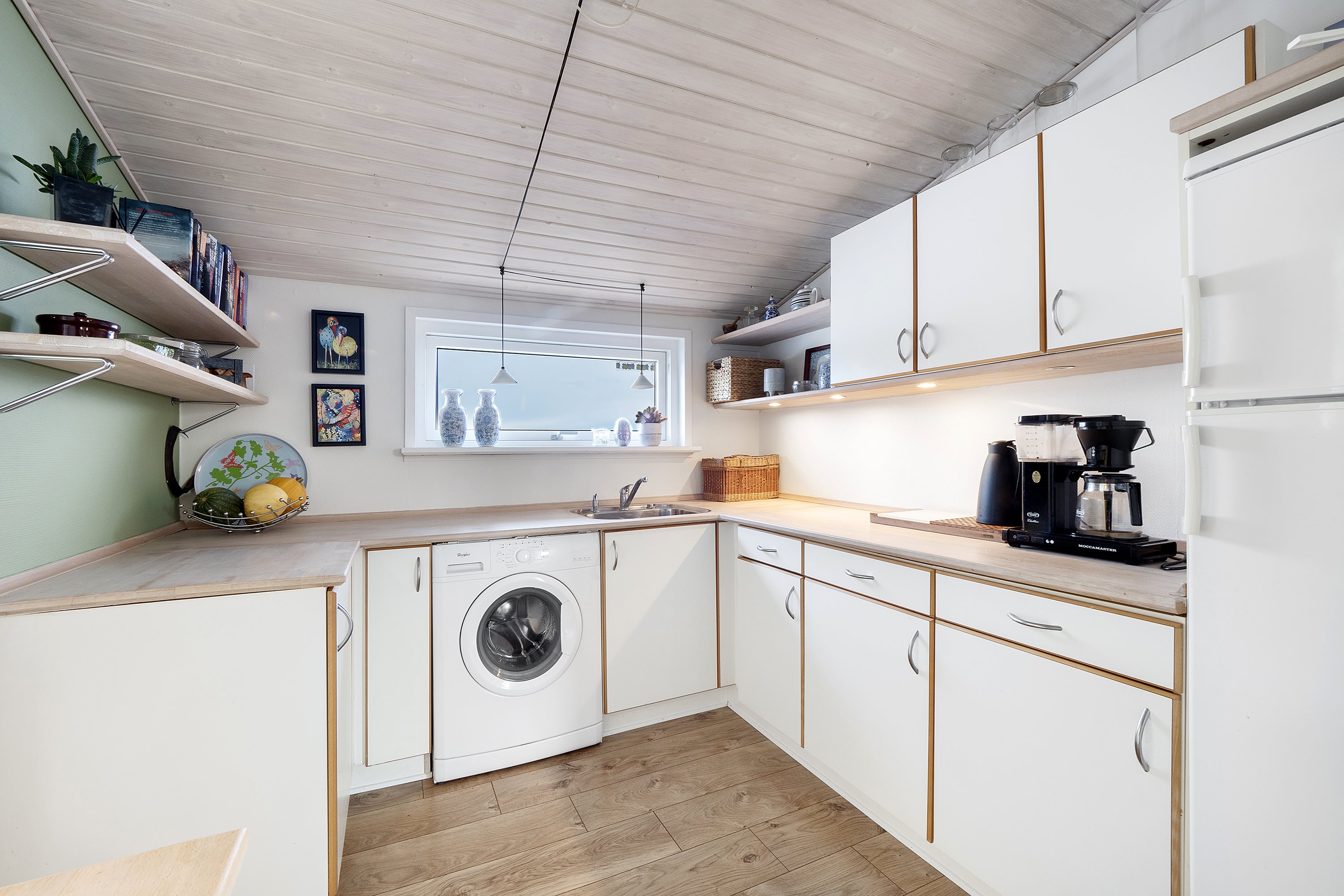 Fremhævet køkken billede i fuldskærmstilstand. Billede af Stranddalen 95, Eskov, 7870 Roslev