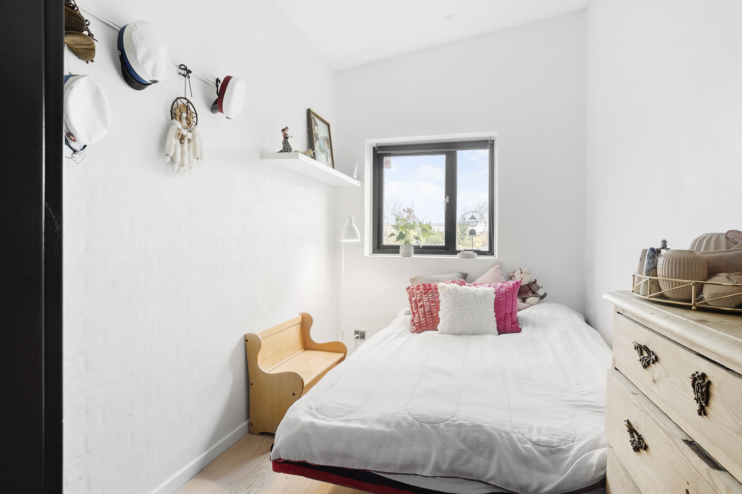 Fremhævet soveværelse billede i fuldskærmstilstand. Billede af Erlevvej 92, 6100 Haderslev