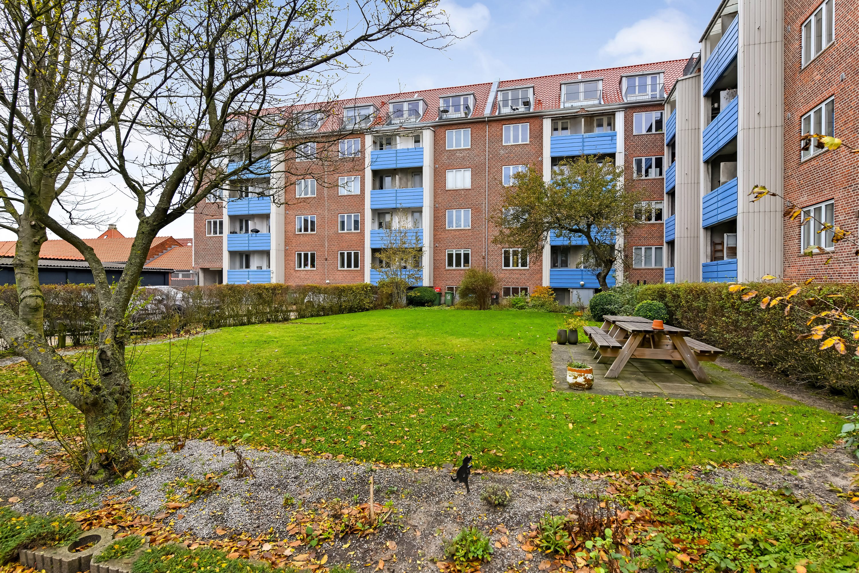 Fremhævet have billede i fuldskærmstilstand. Billede af Cort Adelers Gade 9, 2. th., 6700 Esbjerg