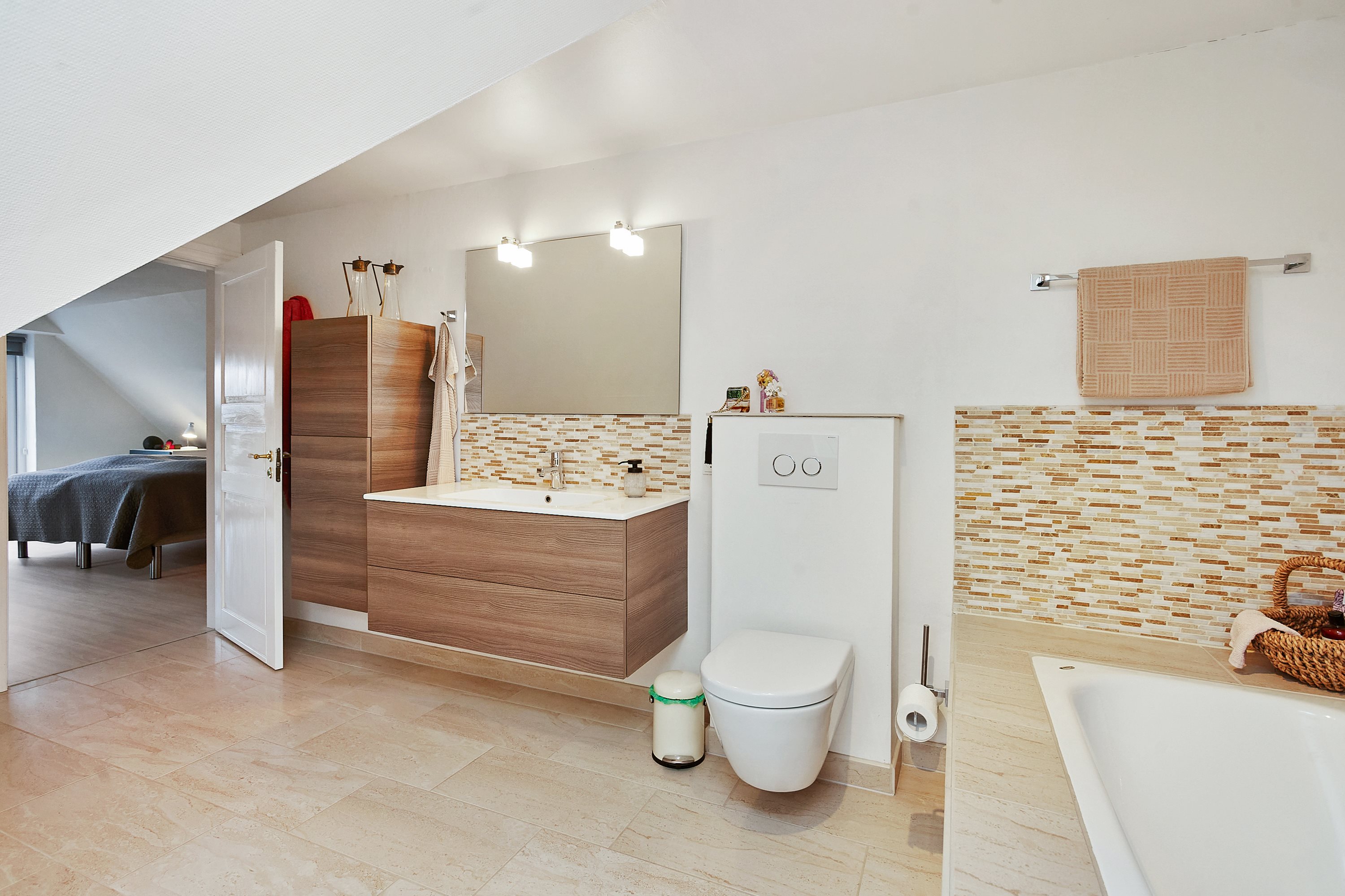 Fremhævet badeværelse billede i fuldskærmstilstand. Billede af Brund Strandvej 19, Brund, 7130 Juelsminde